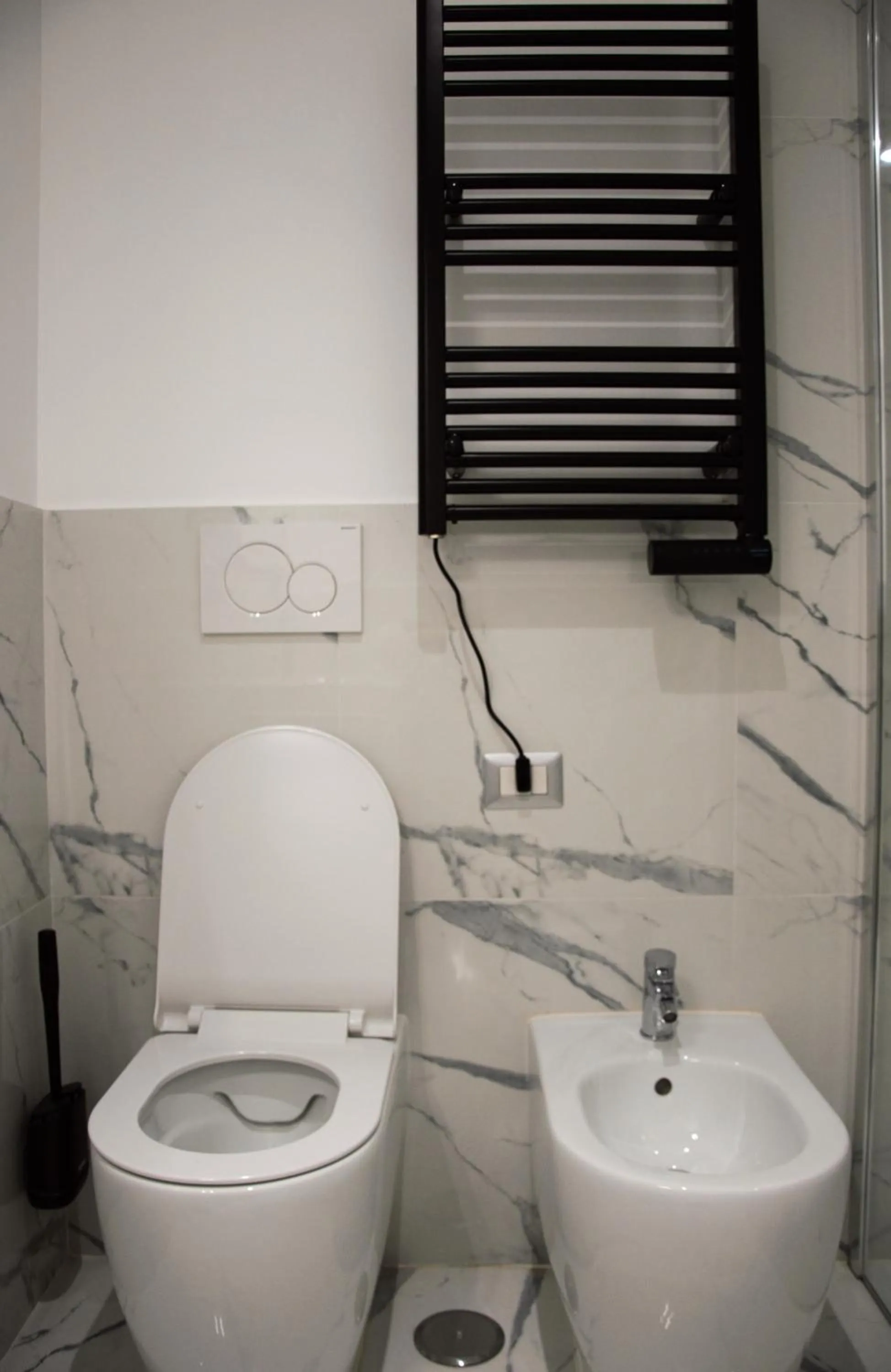 Toilet in Domus Dea Roma by Trinità