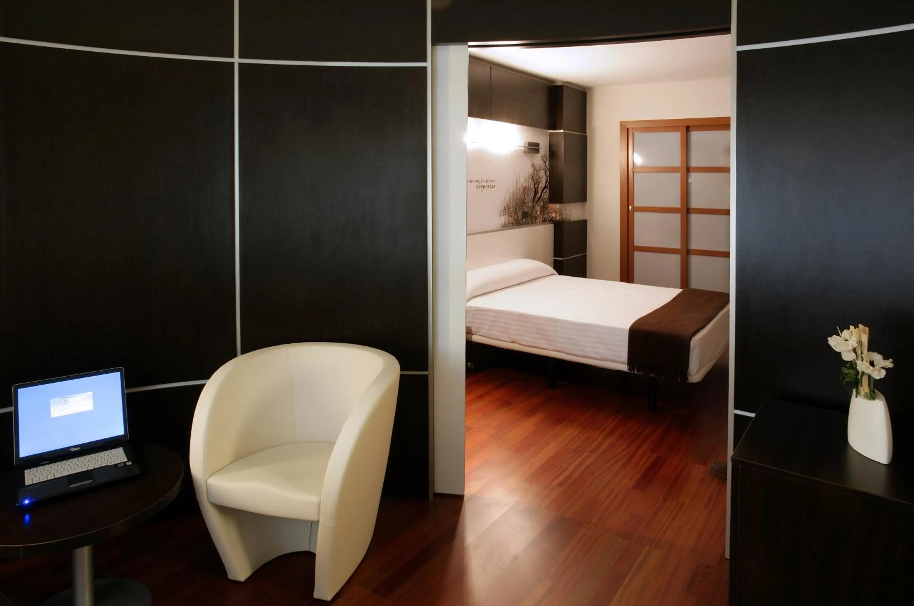 Living room, Bed in Hotel Europa