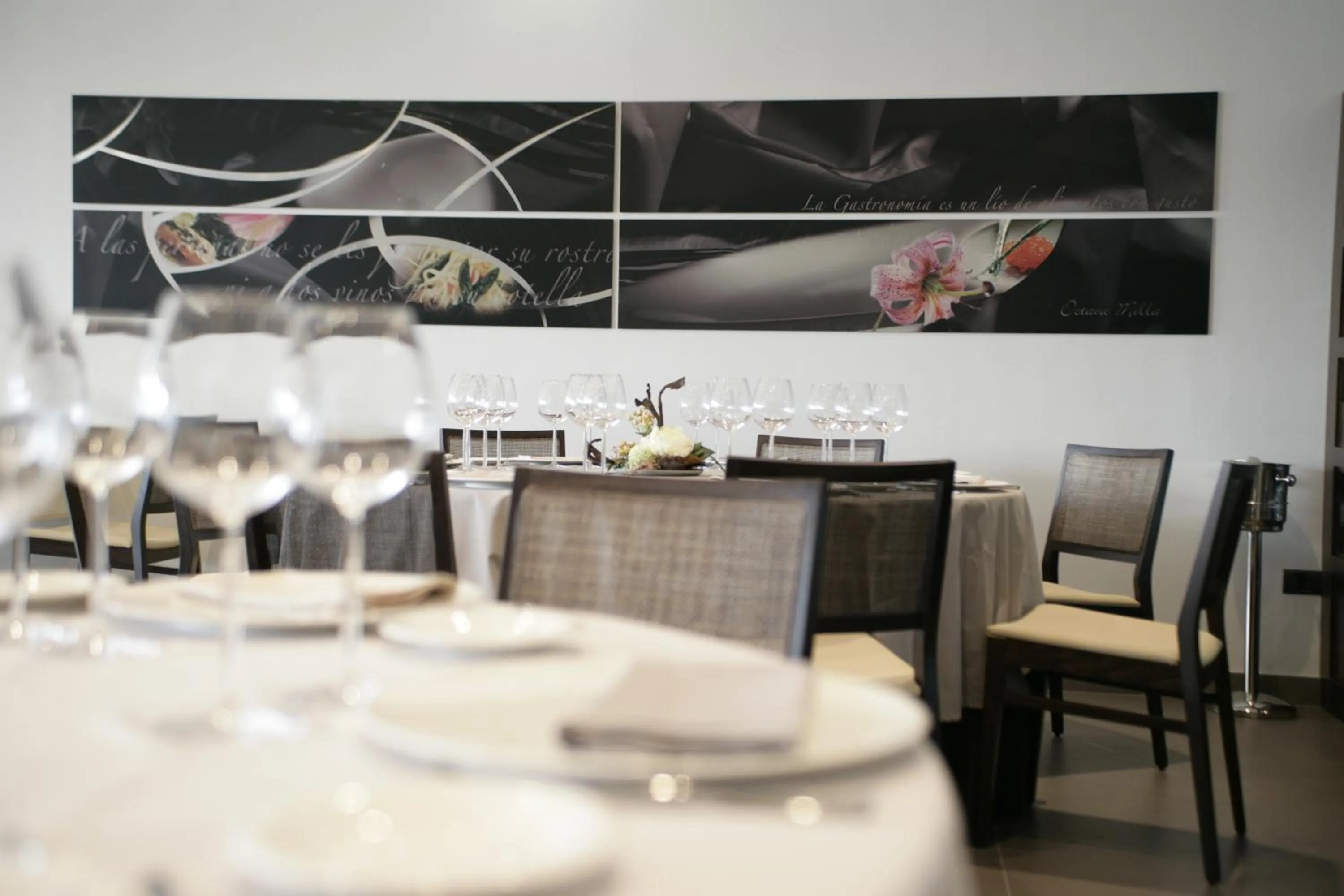 Restaurant/places to eat in Hotel Europa