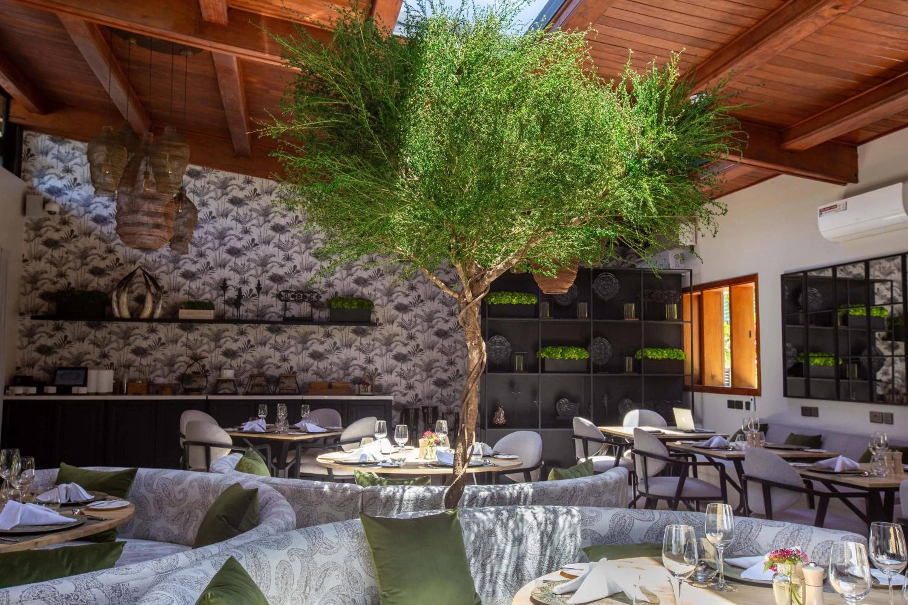 Restaurant/places to eat in Pax Manor Muthaiga