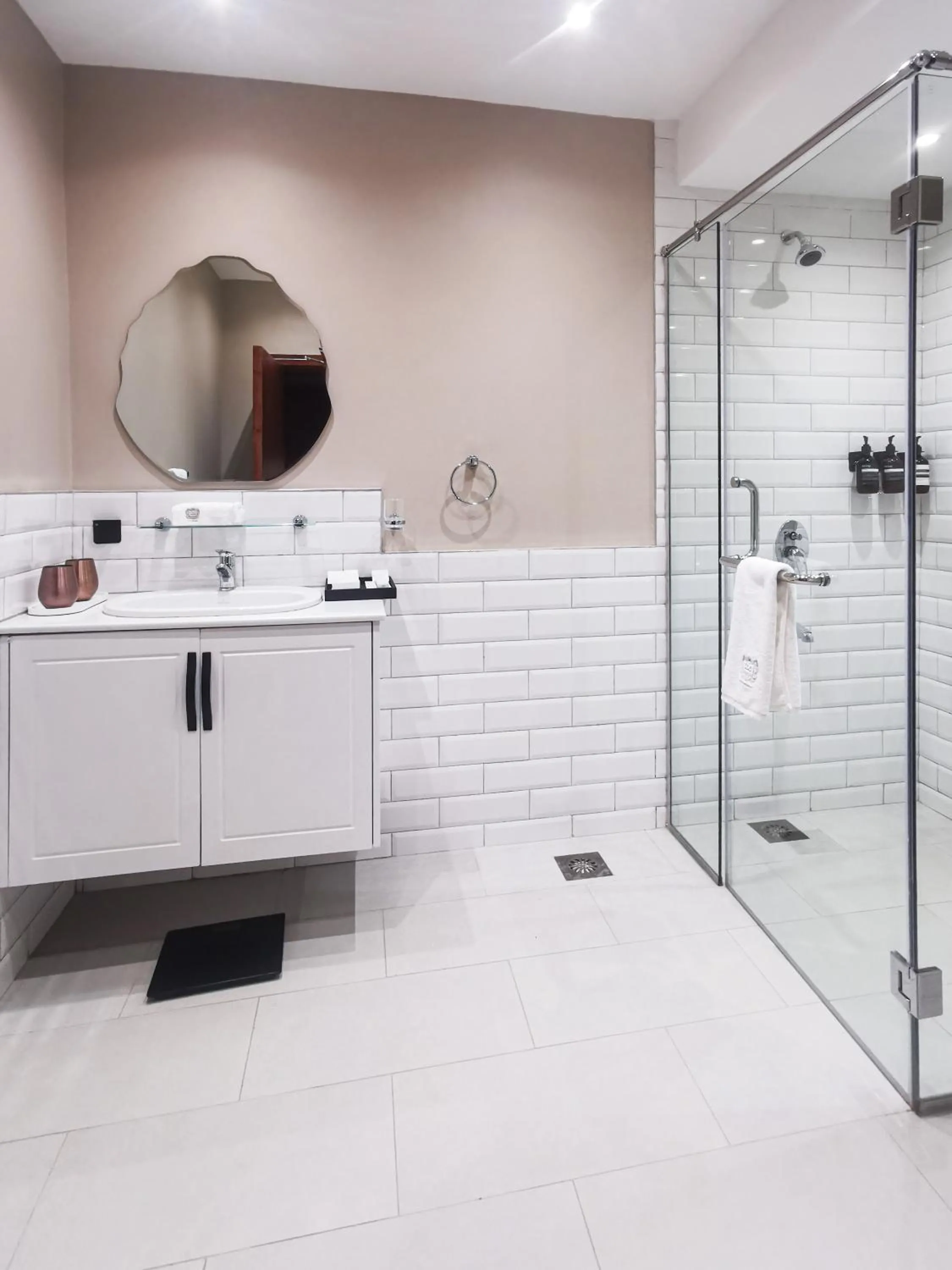 Shower in Pax Manor Muthaiga