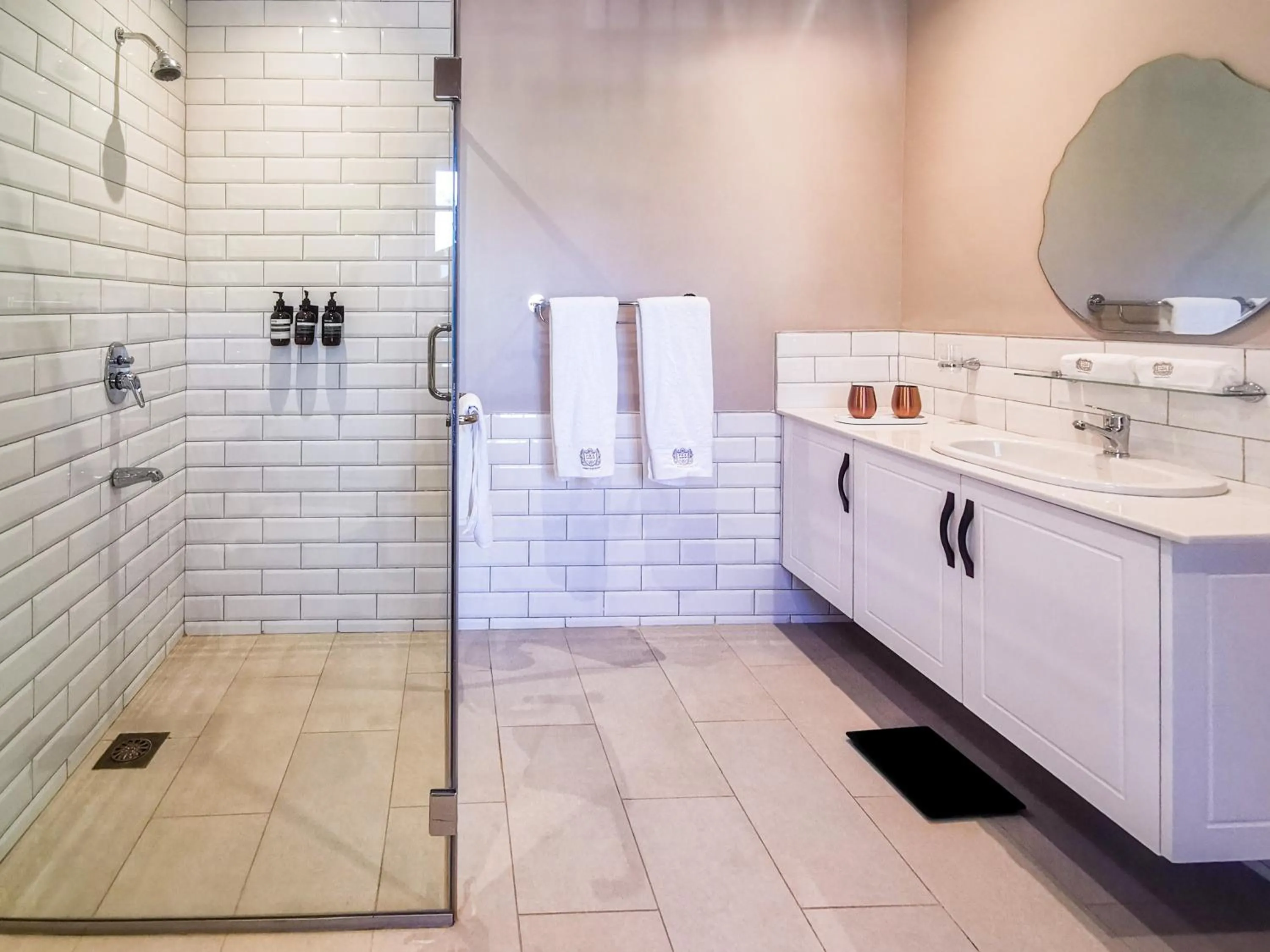 Shower in Pax Manor Muthaiga