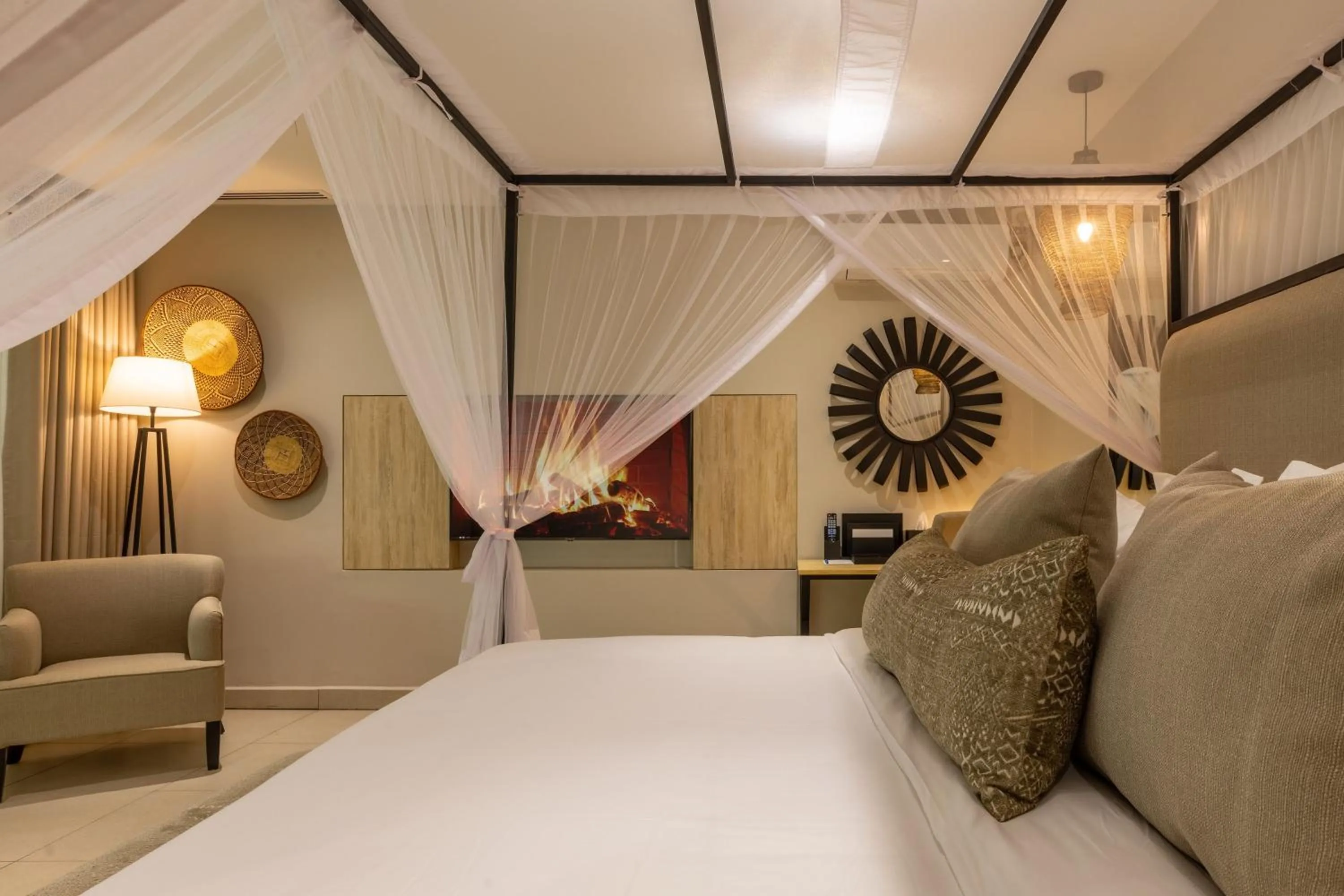 Photo of the whole room, Bed in Pax Manor Muthaiga