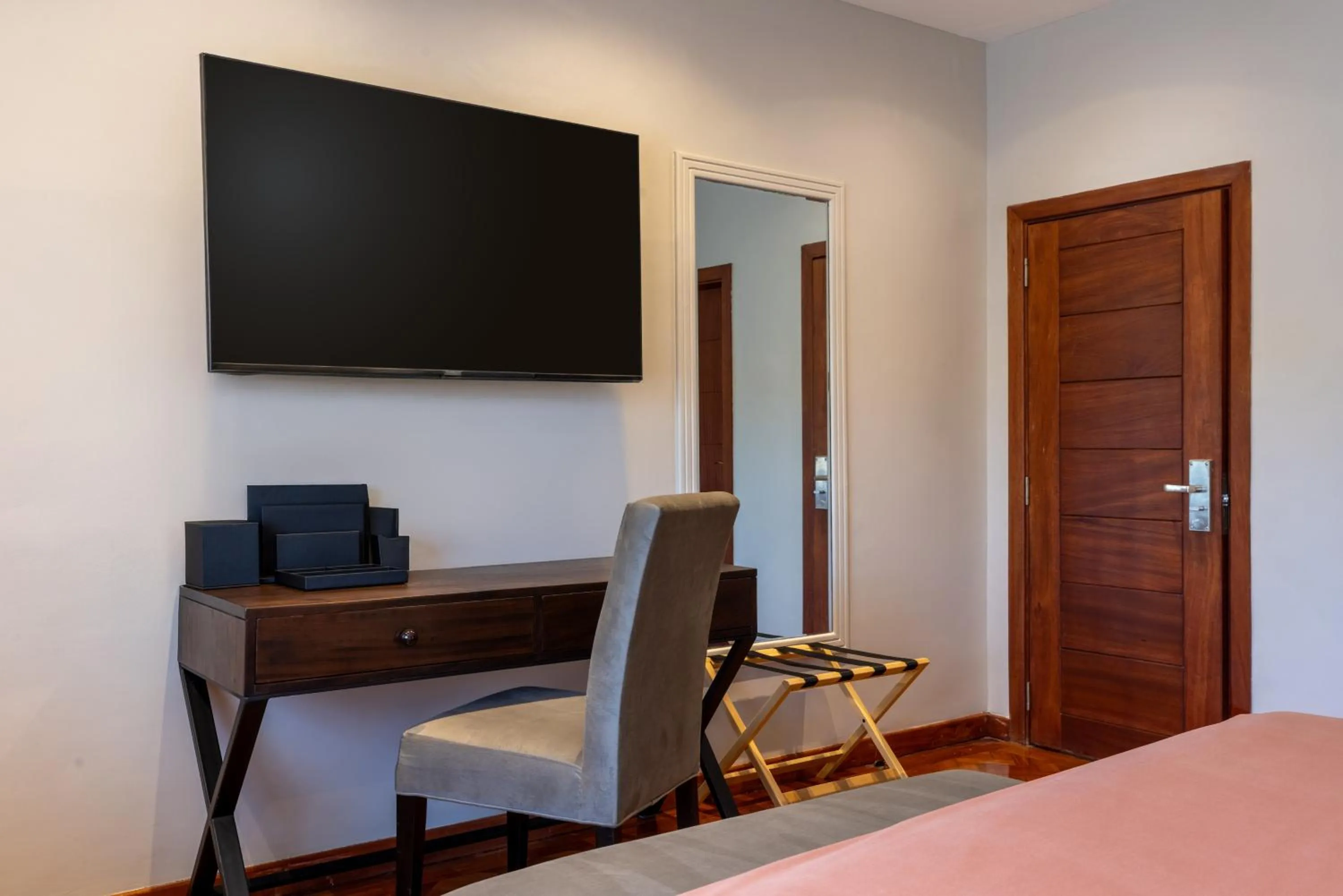 TV and multimedia, Bed in Pax Manor Muthaiga