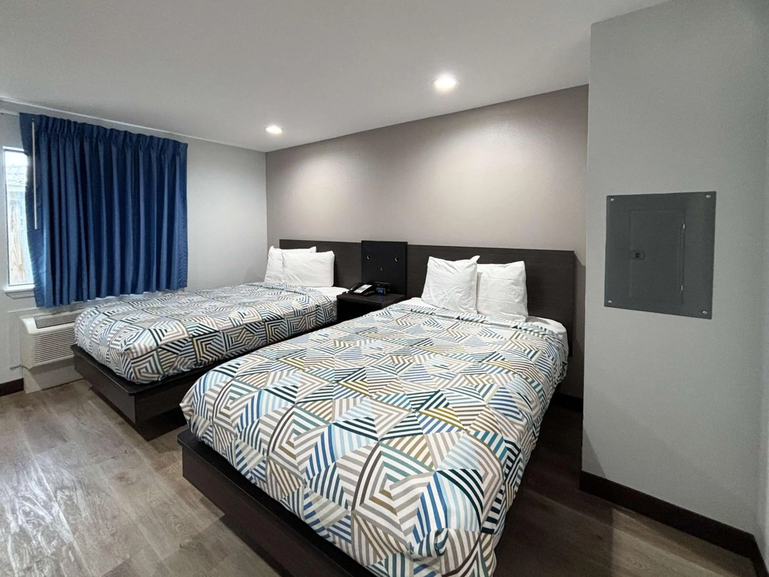 Bedroom, Bed in Studio 6 Sulphur LA