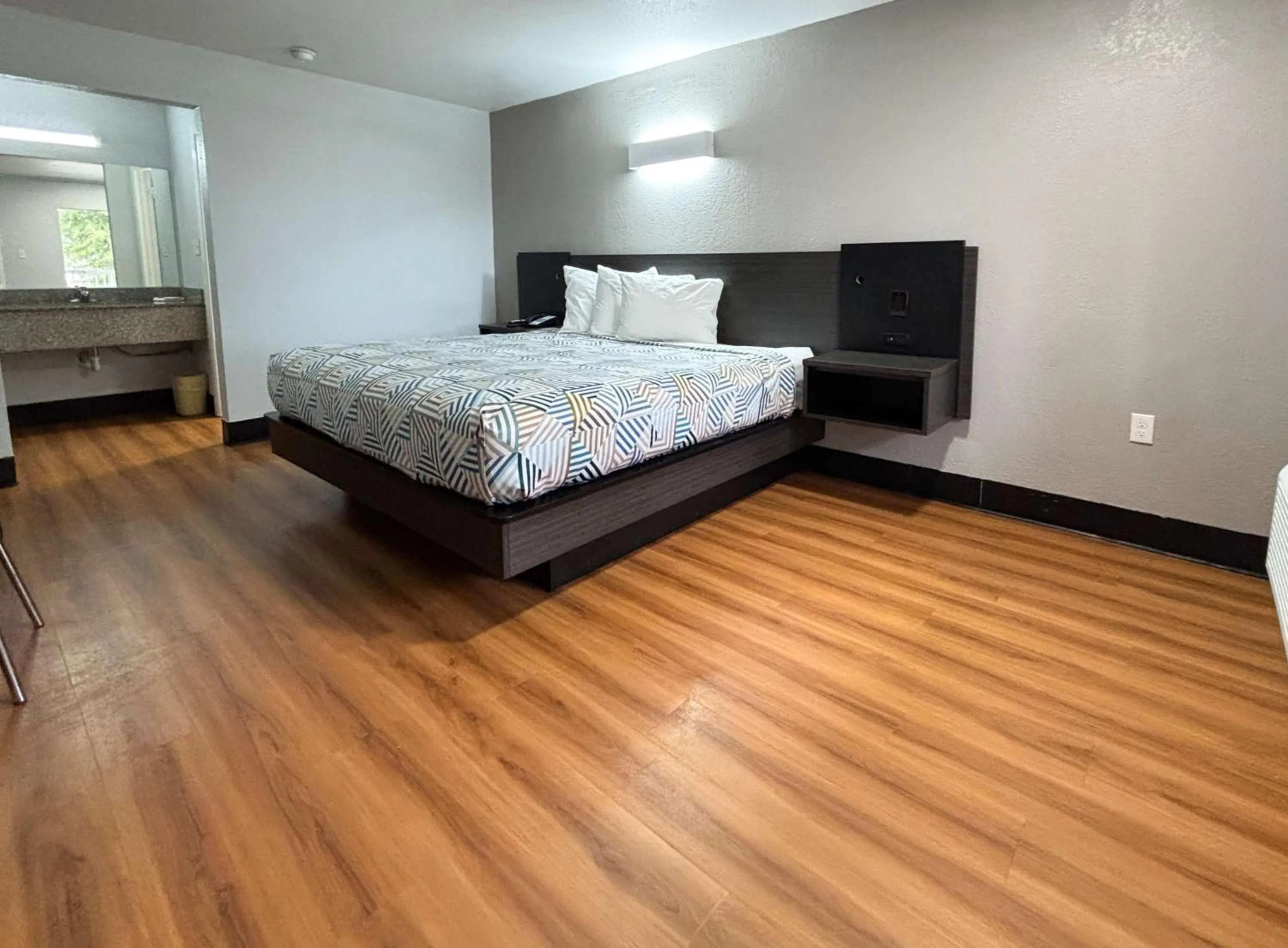 Bedroom, Bed in Studio 6 Sulphur LA