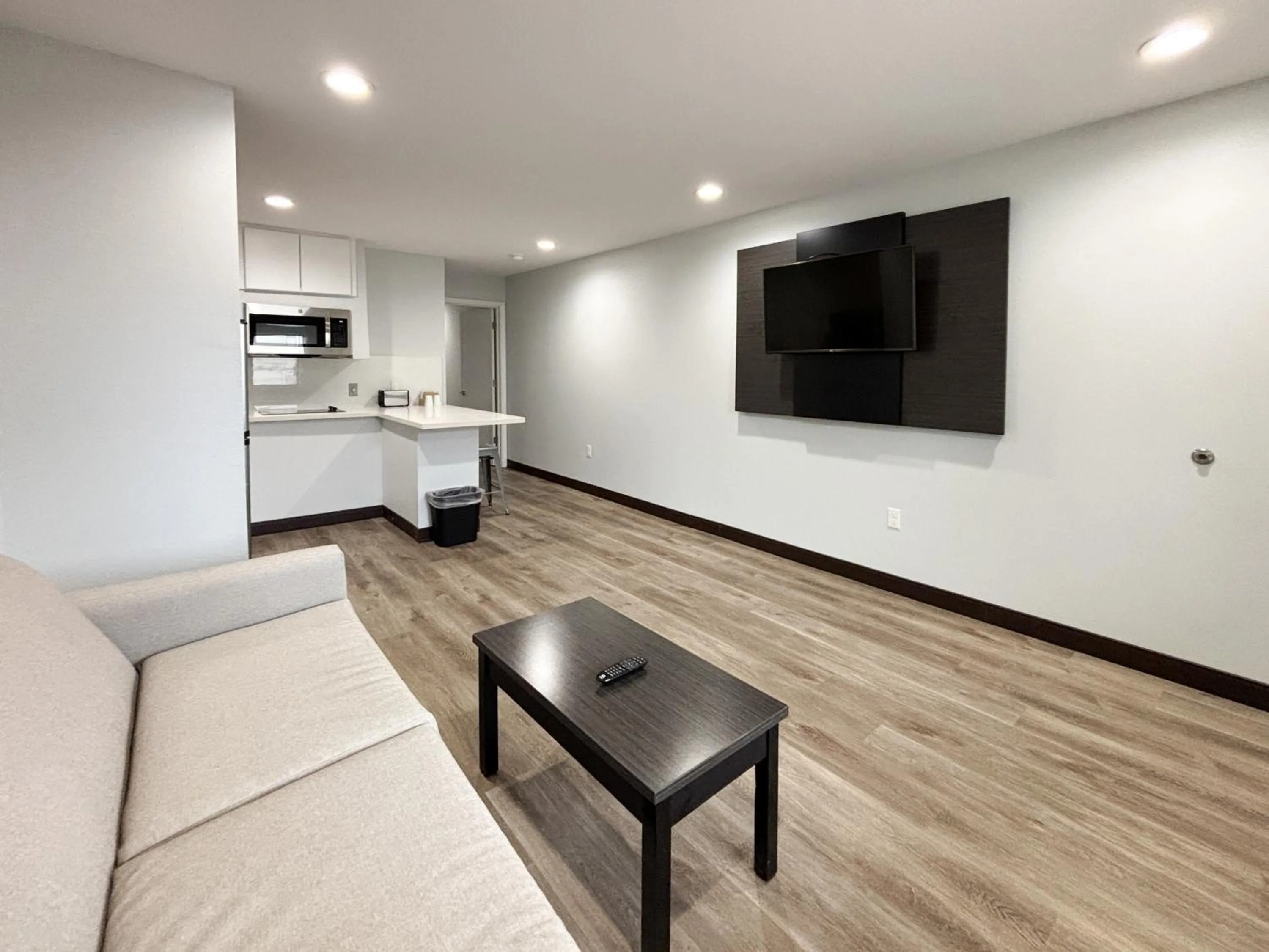 Living room in Studio 6 Sulphur LA