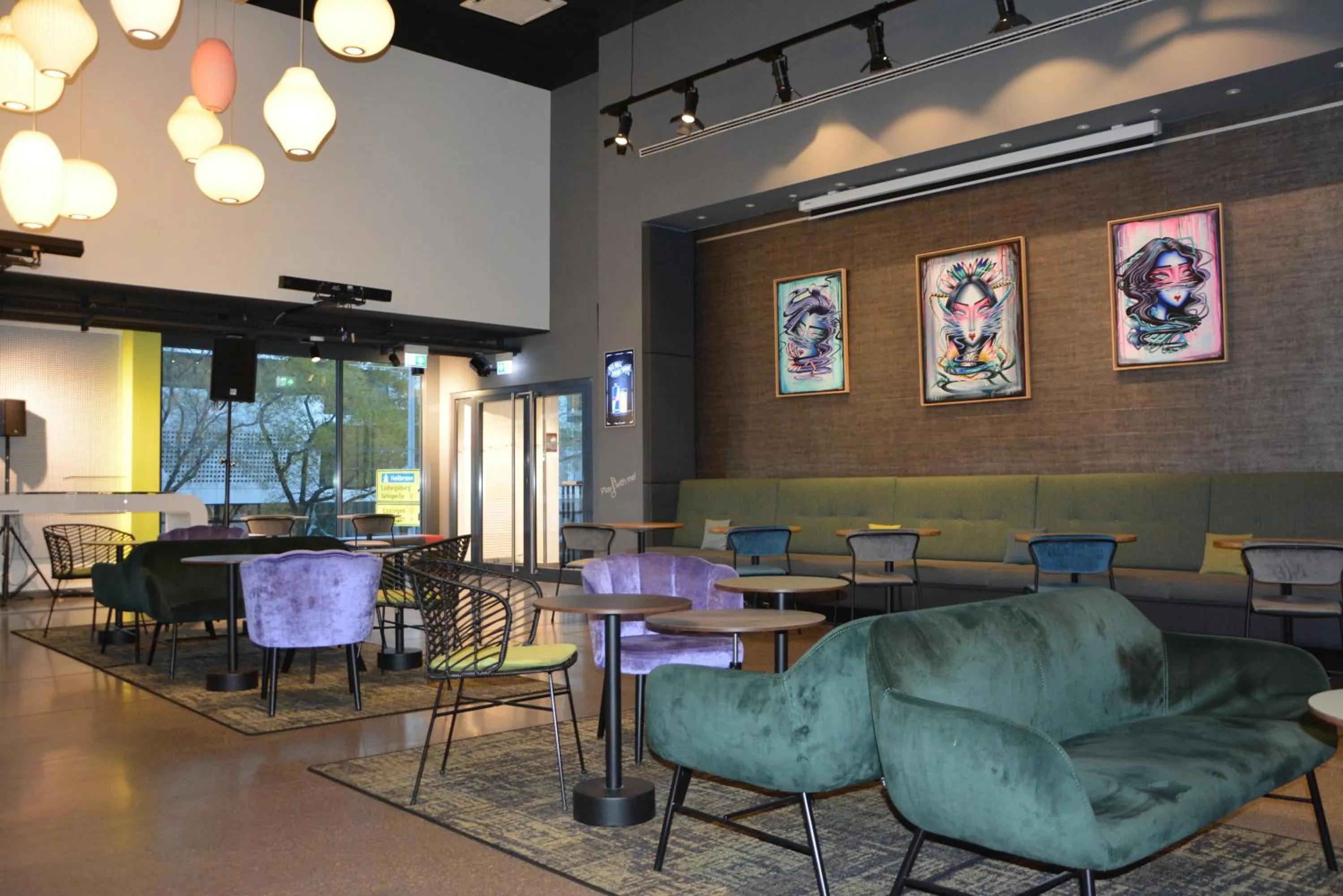 Lounge or bar in Aloft Stuttgart