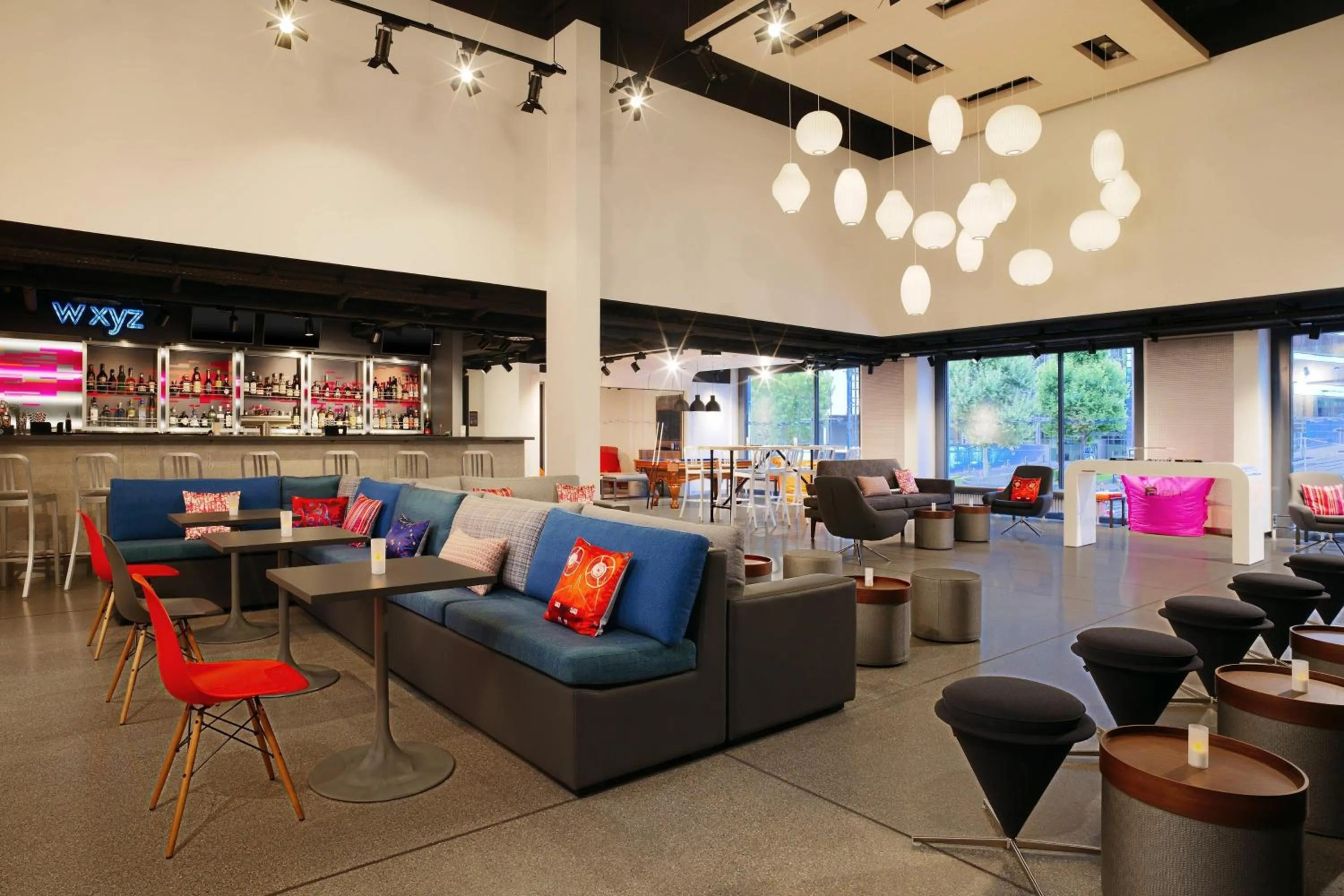 Lounge or bar in Aloft Stuttgart