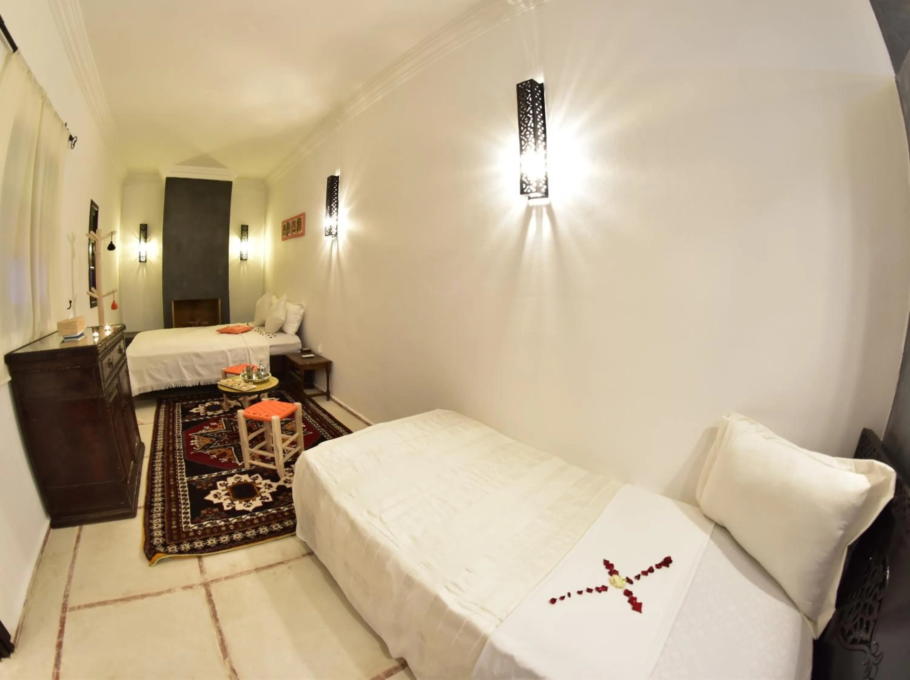Deluxe King Suite in Riad Iklil