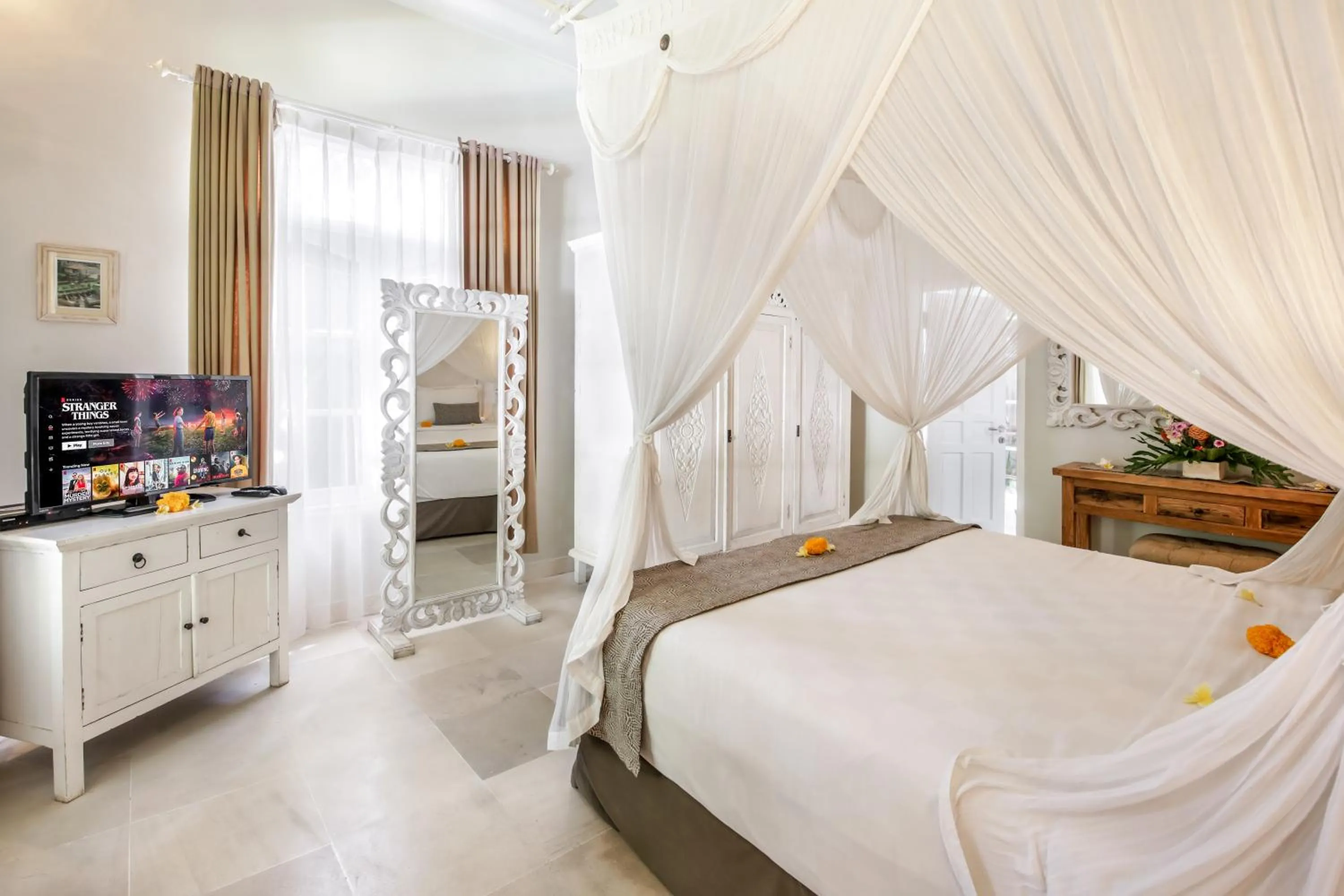 TV and multimedia, Bed in Villa Lodek Deluxe