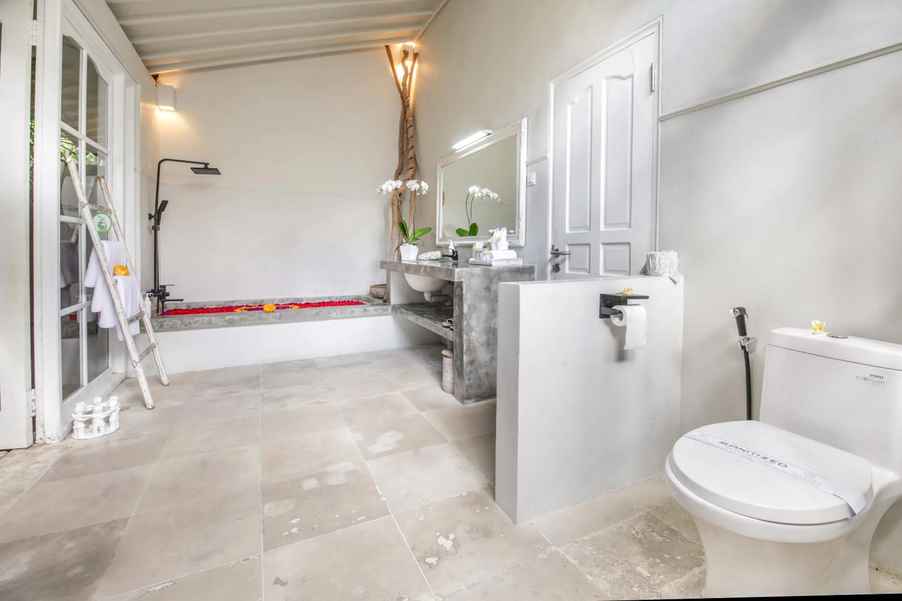 Shower in Villa Lodek Deluxe