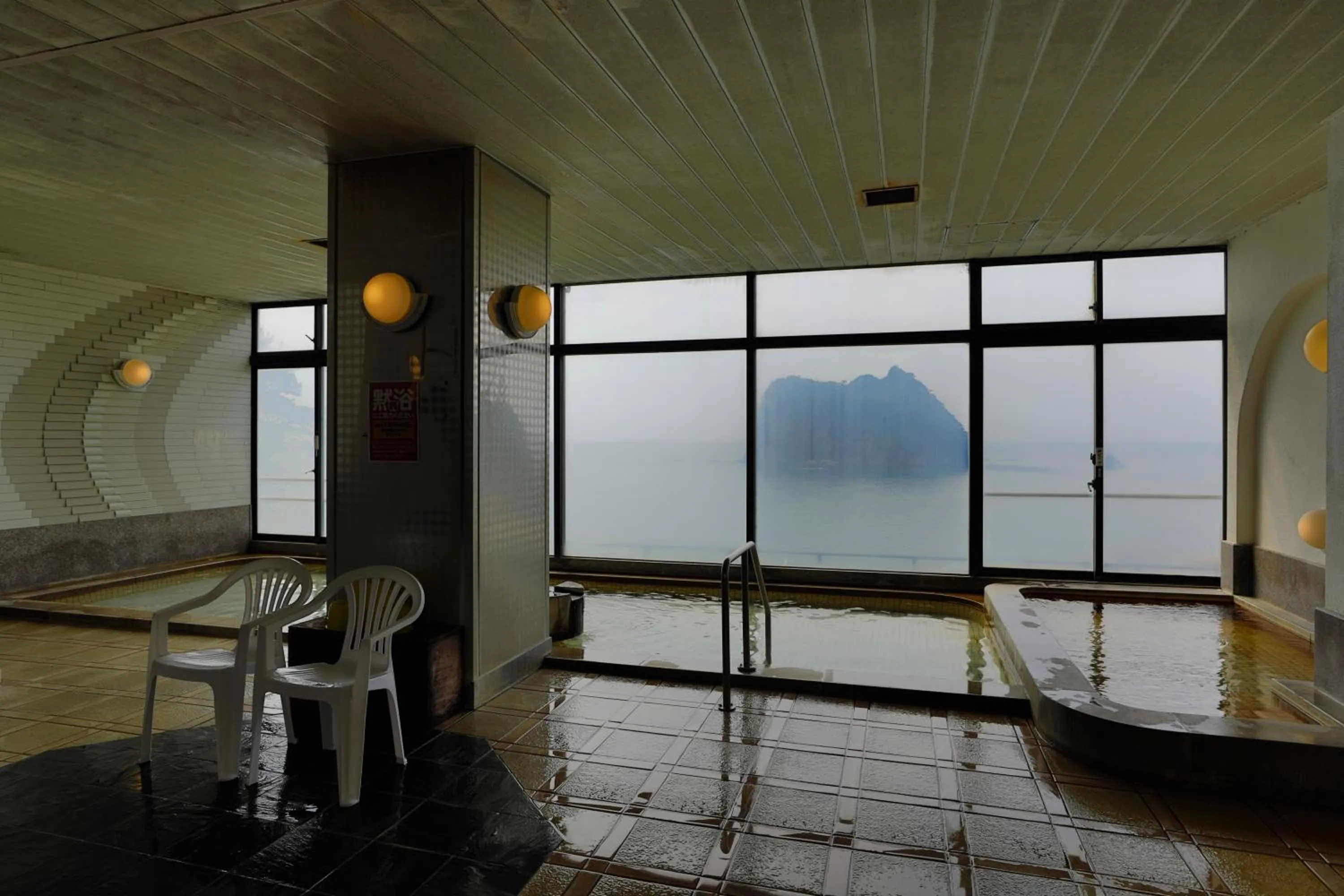 Public Bath in UmibenokakureyuSEIRYU海辺のかくれ湯清流