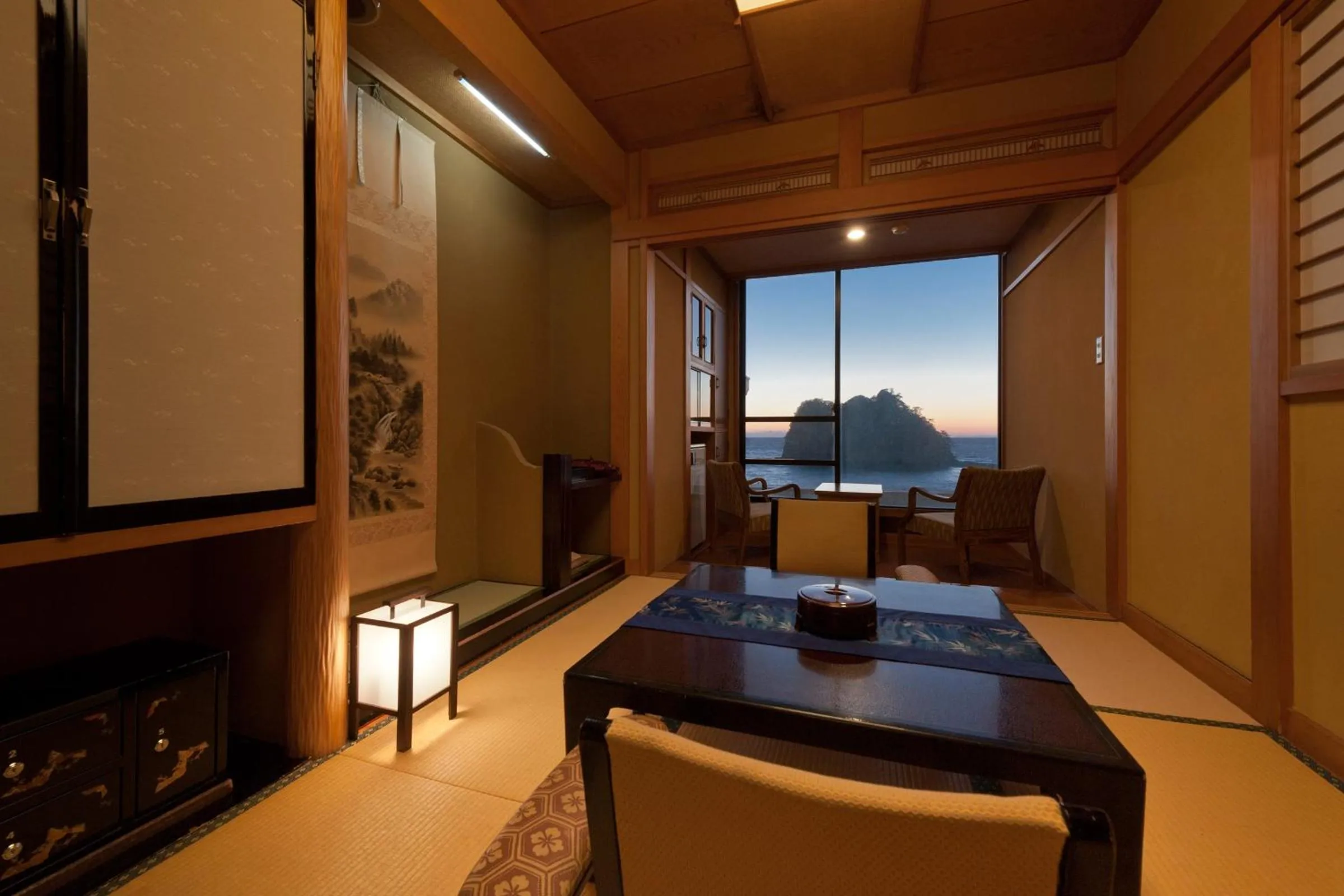Living room in UmibenokakureyuSEIRYU海辺のかくれ湯清流