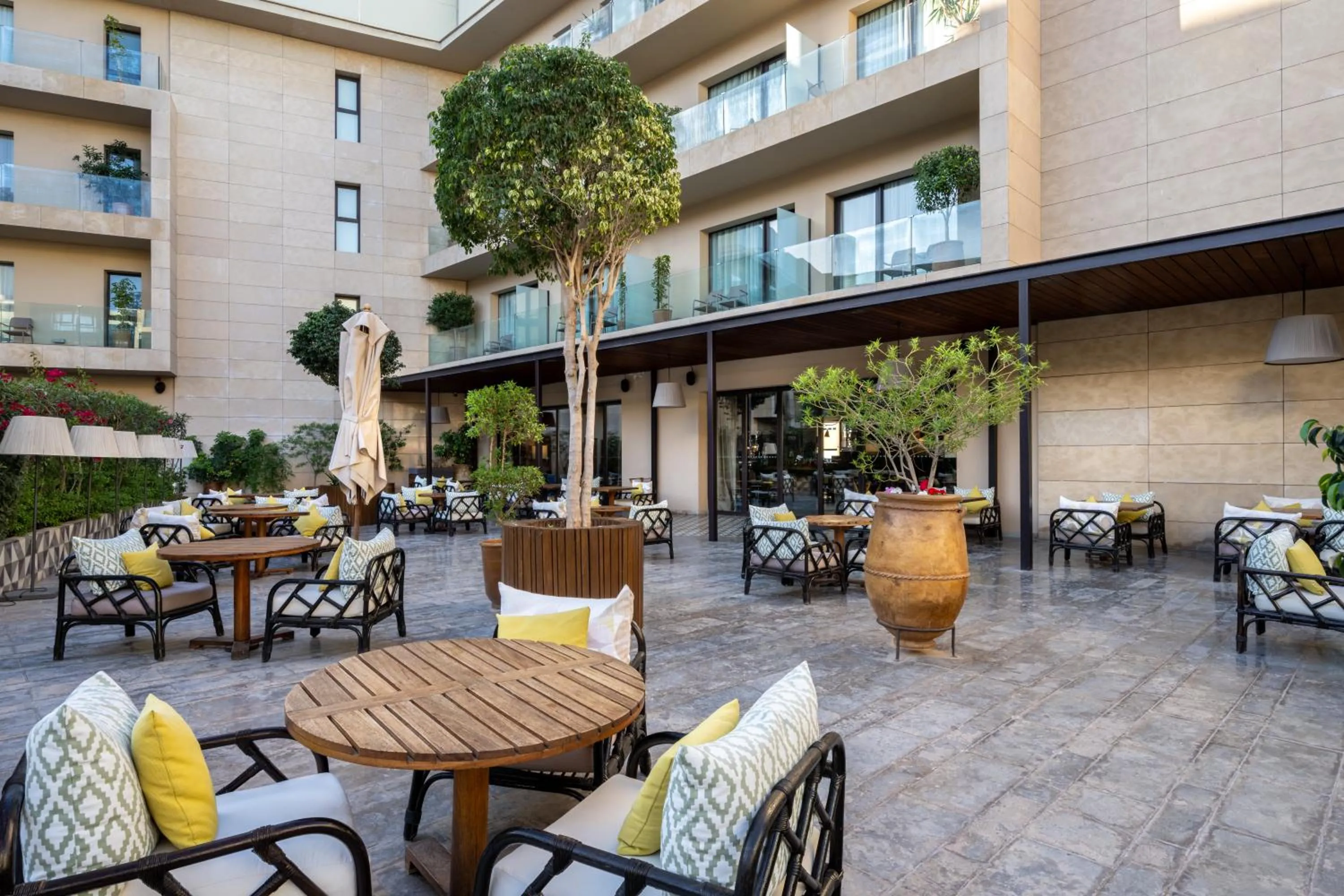 Restaurant/places to eat in Radisson Blu Marrakech, Carré Eden