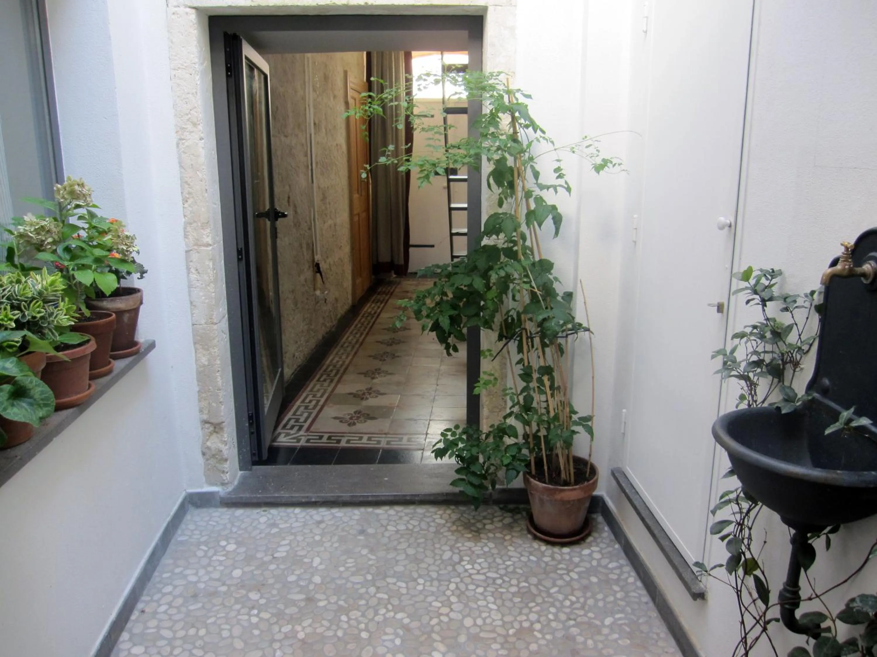 Patio in Brancadoria B&B