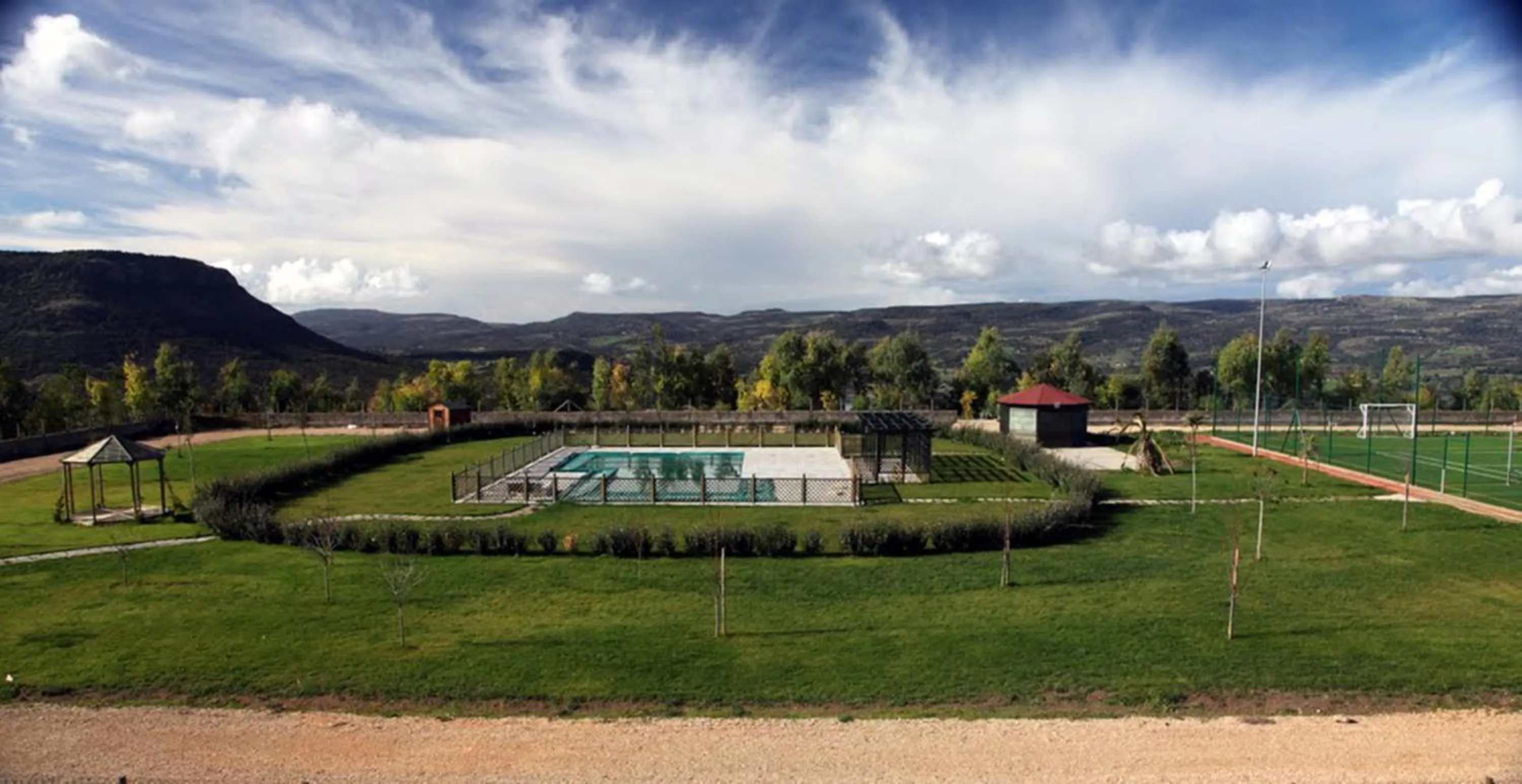 Tennis court in Brancadoria B&B
