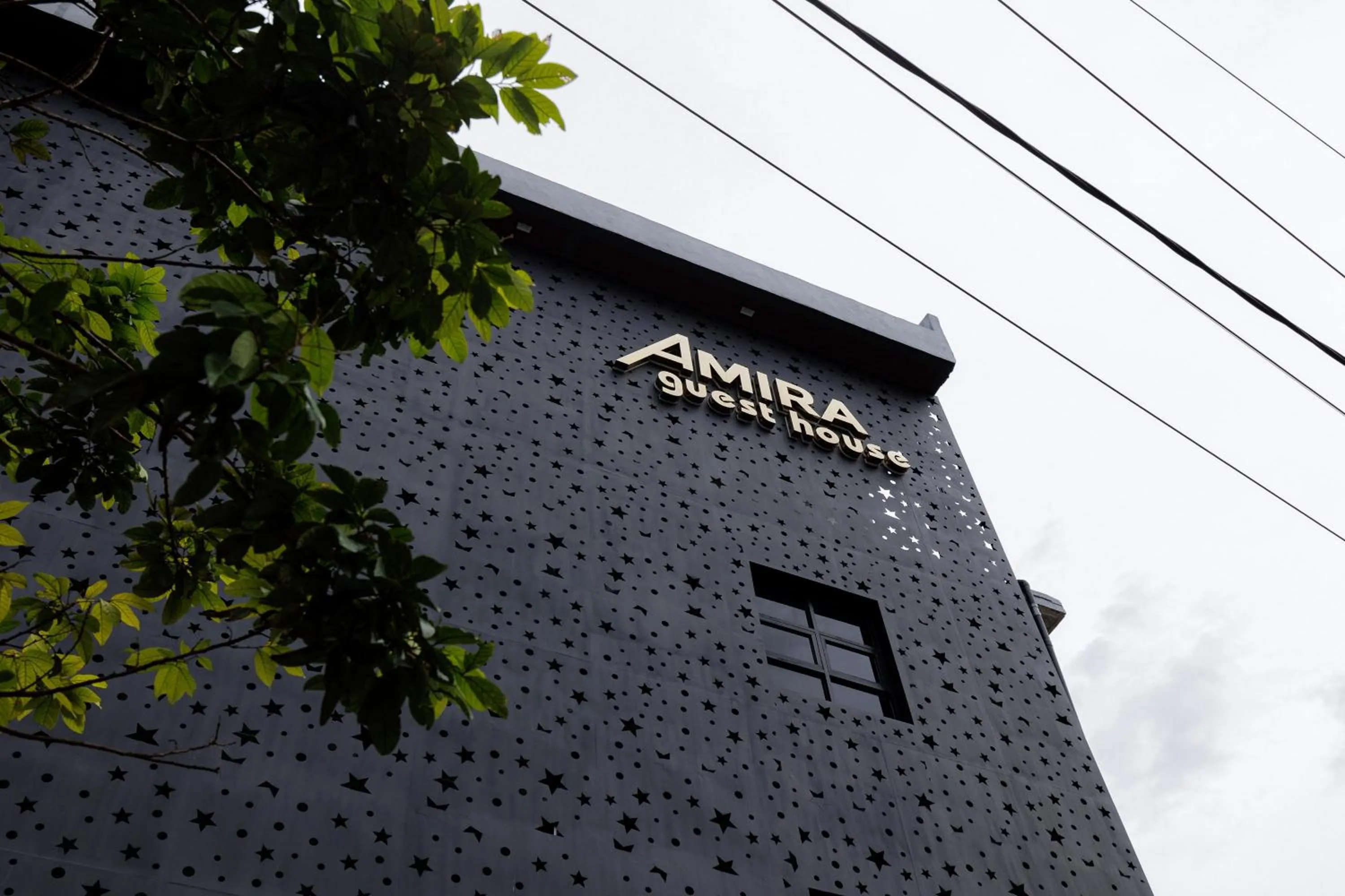 Property logo or sign in Urbanview Hotel Amira Syariah Bogor