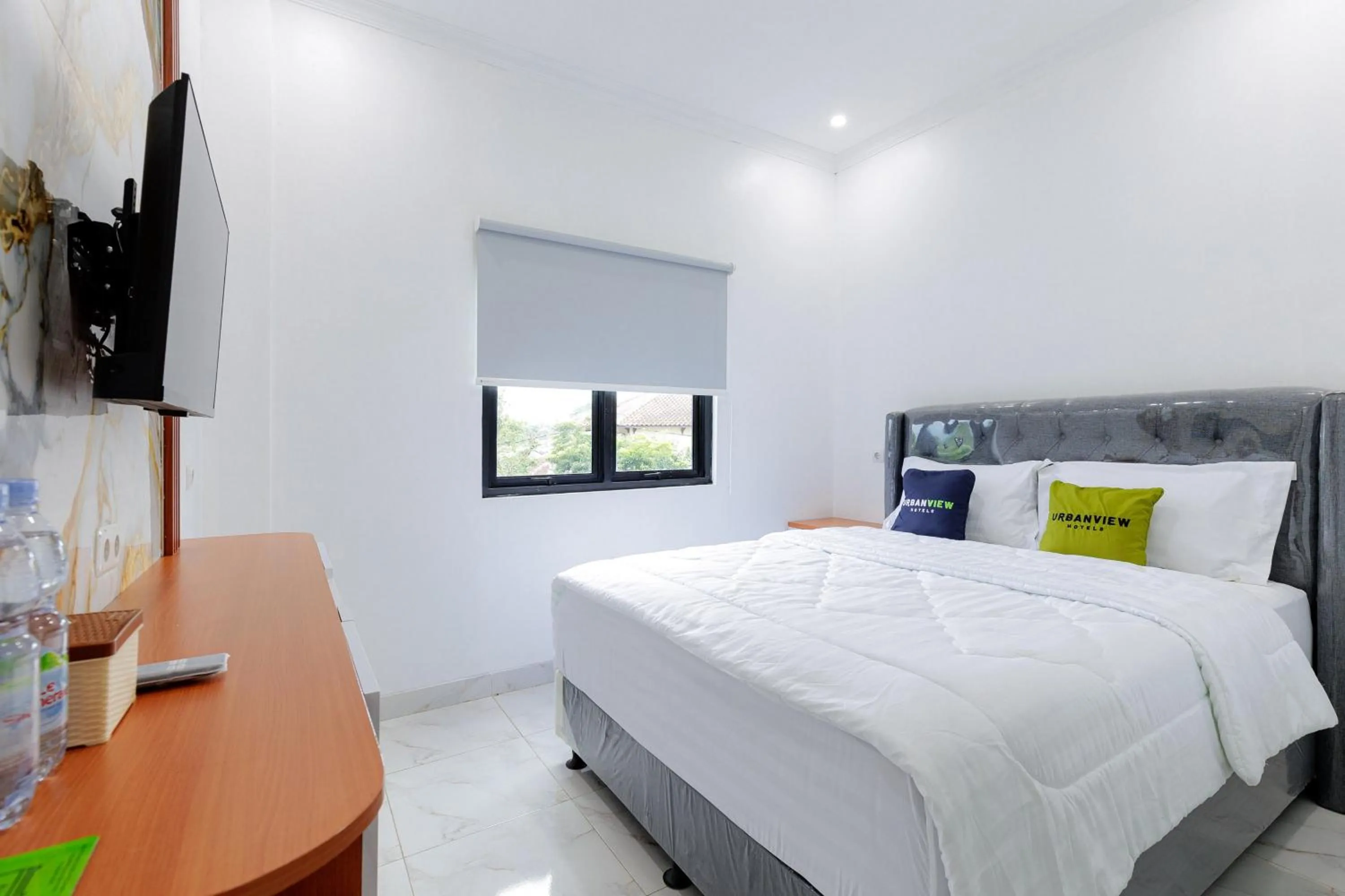 Bedroom, Bed in Urbanview Hotel Amira Syariah Bogor