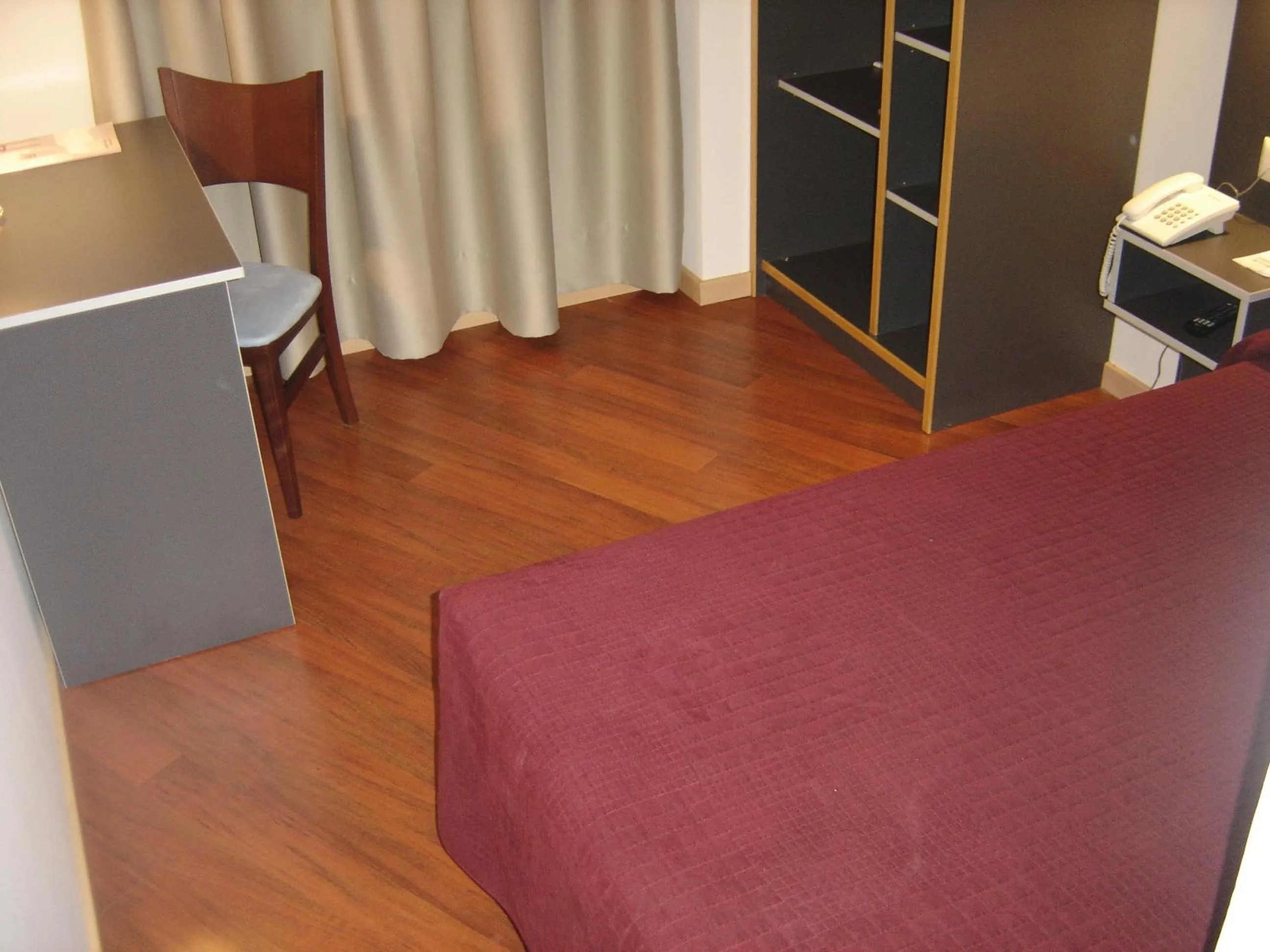 Bedroom, Bed in Hotel Alfinden