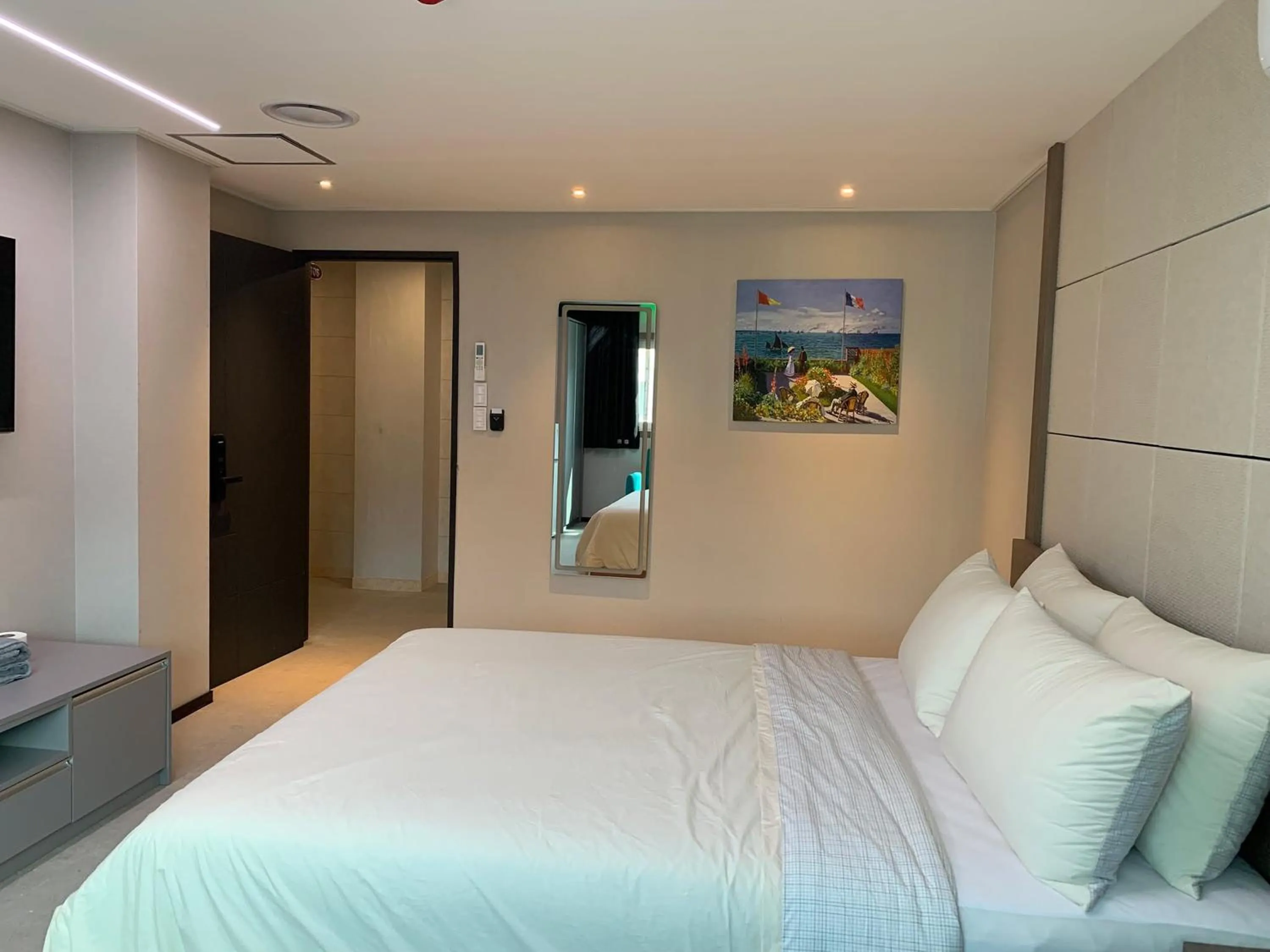 Bed in Hotel Kaya Puerto Galera