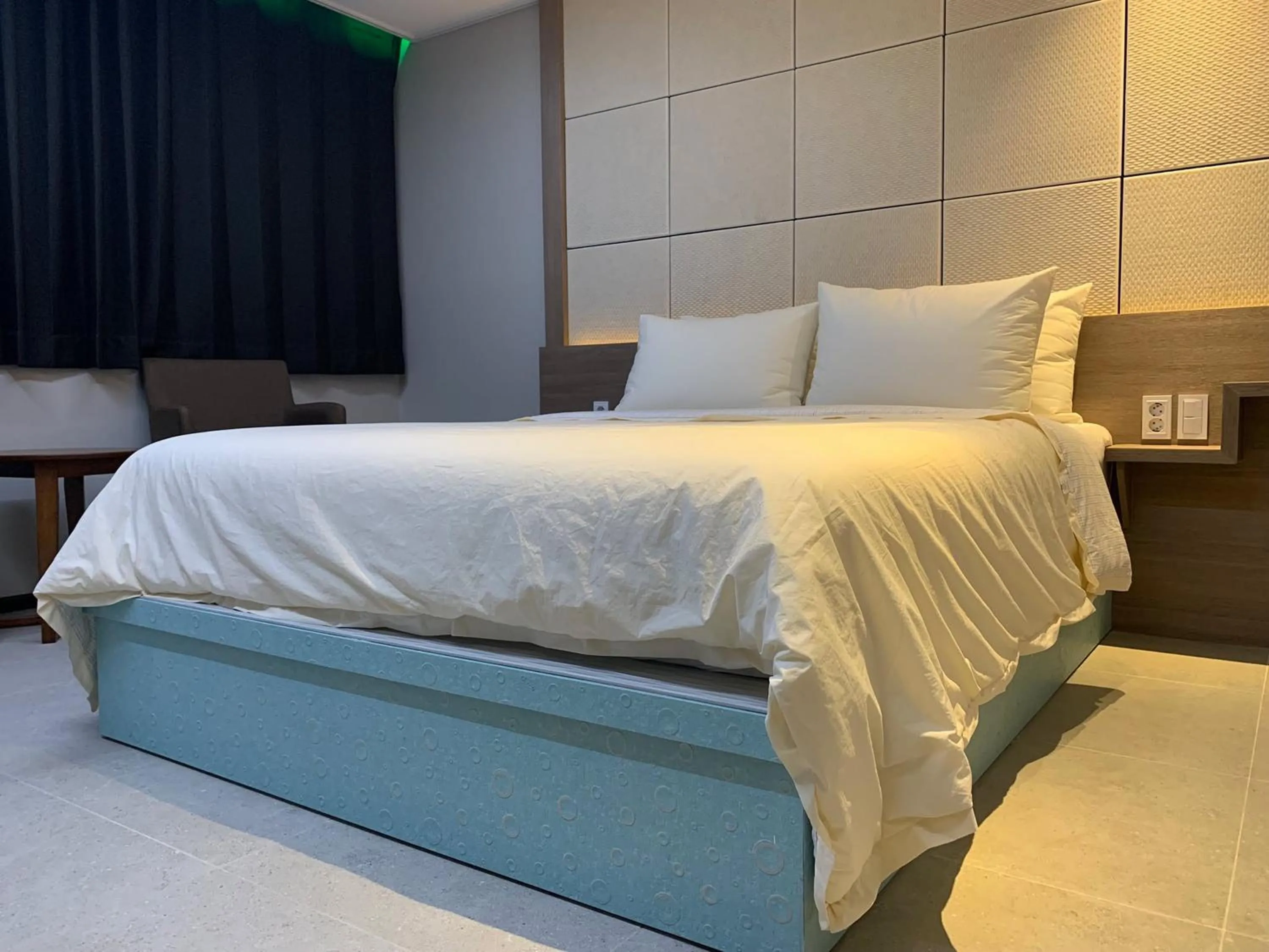 Bed in Hotel Kaya Puerto Galera