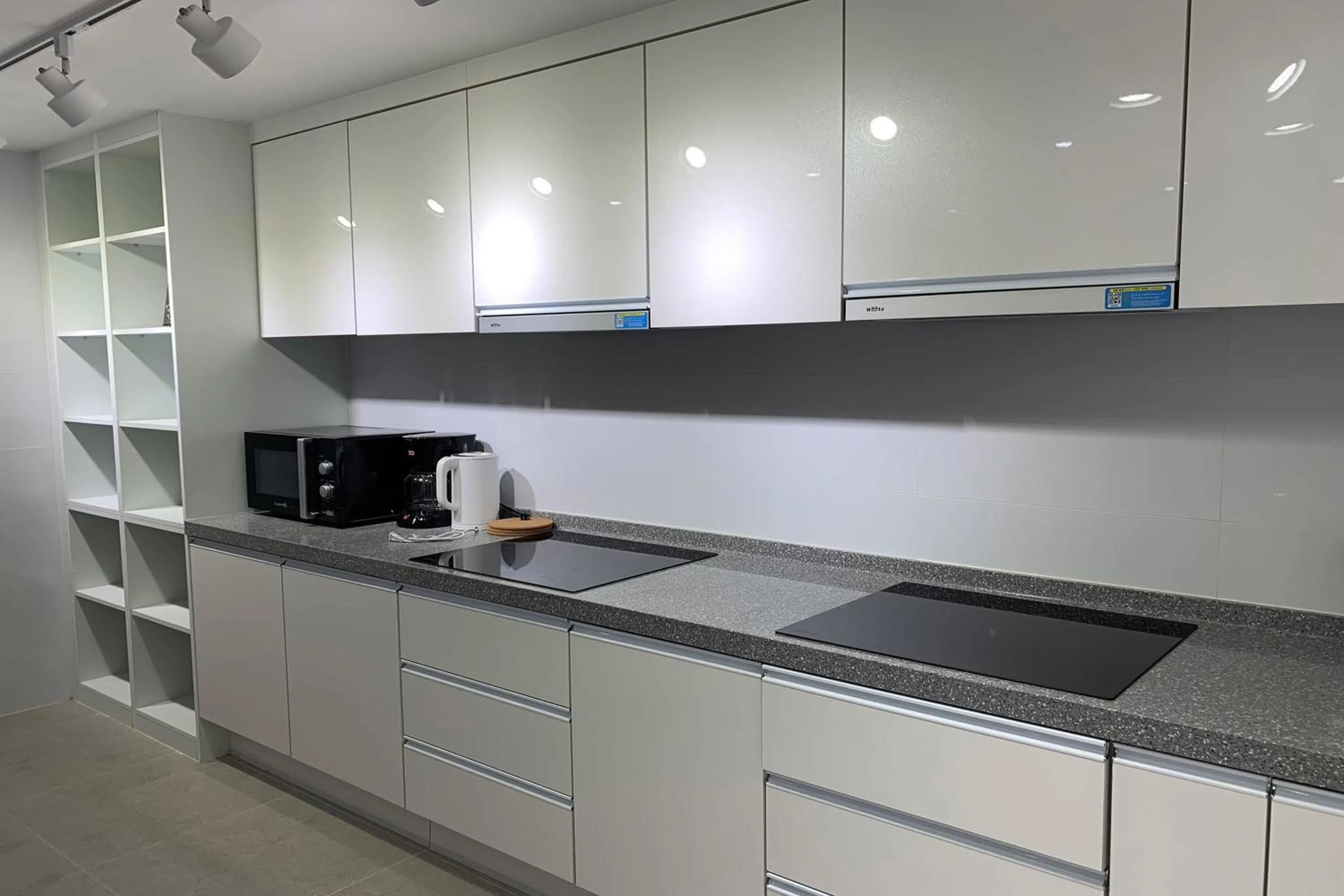 Kitchen or kitchenette in Hotel Kaya Puerto Galera