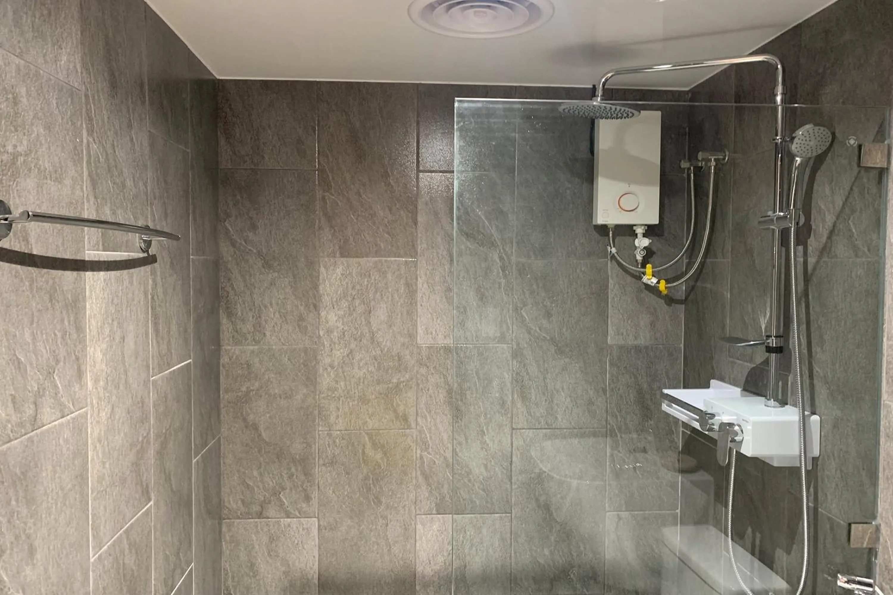 Shower in Hotel Kaya Puerto Galera