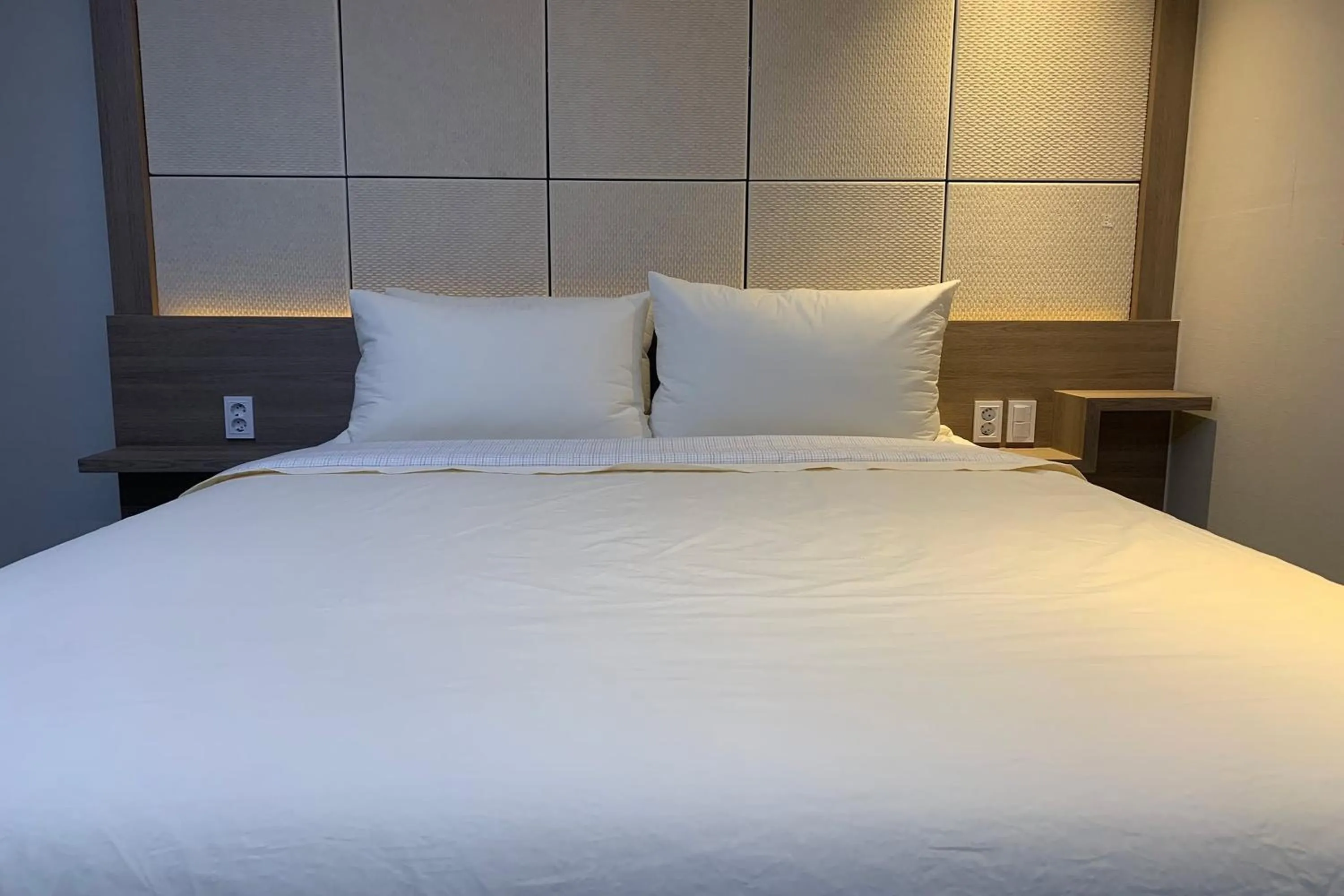 Bedroom, Bed in Hotel Kaya Puerto Galera