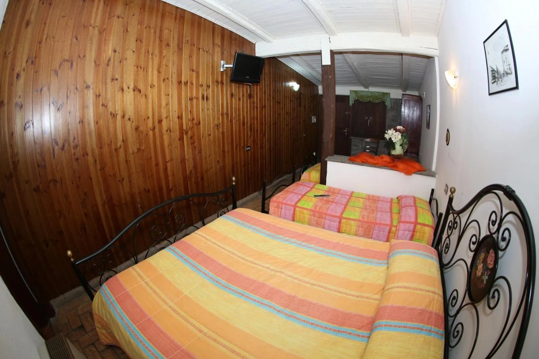 Property building, Bed in Agriturismo Monte Due Torri