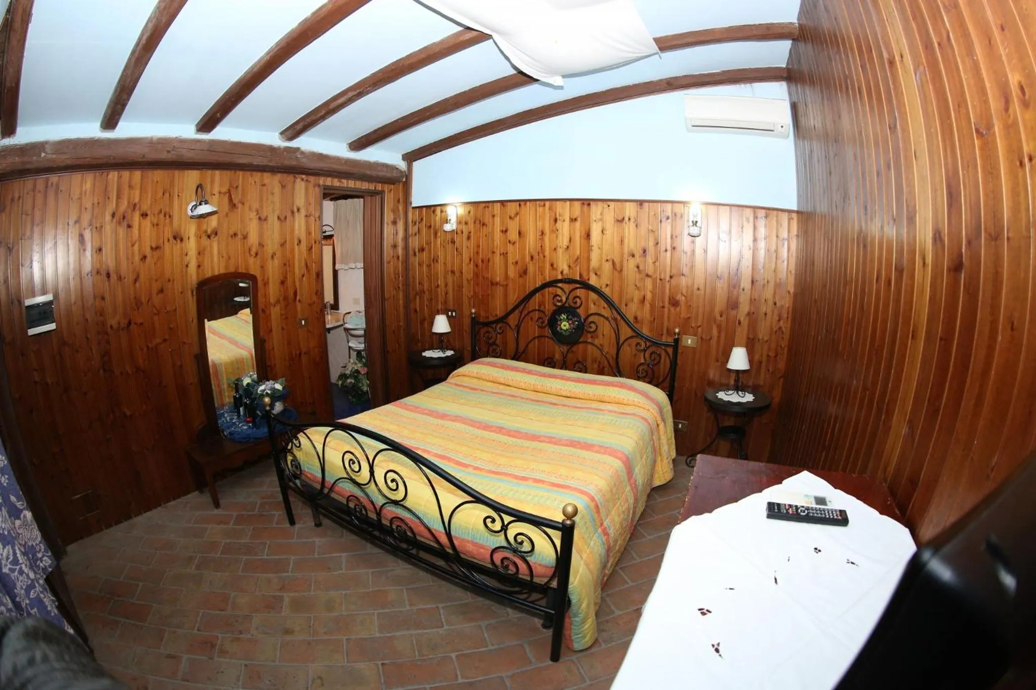 Property building, Bed in Agriturismo Monte Due Torri