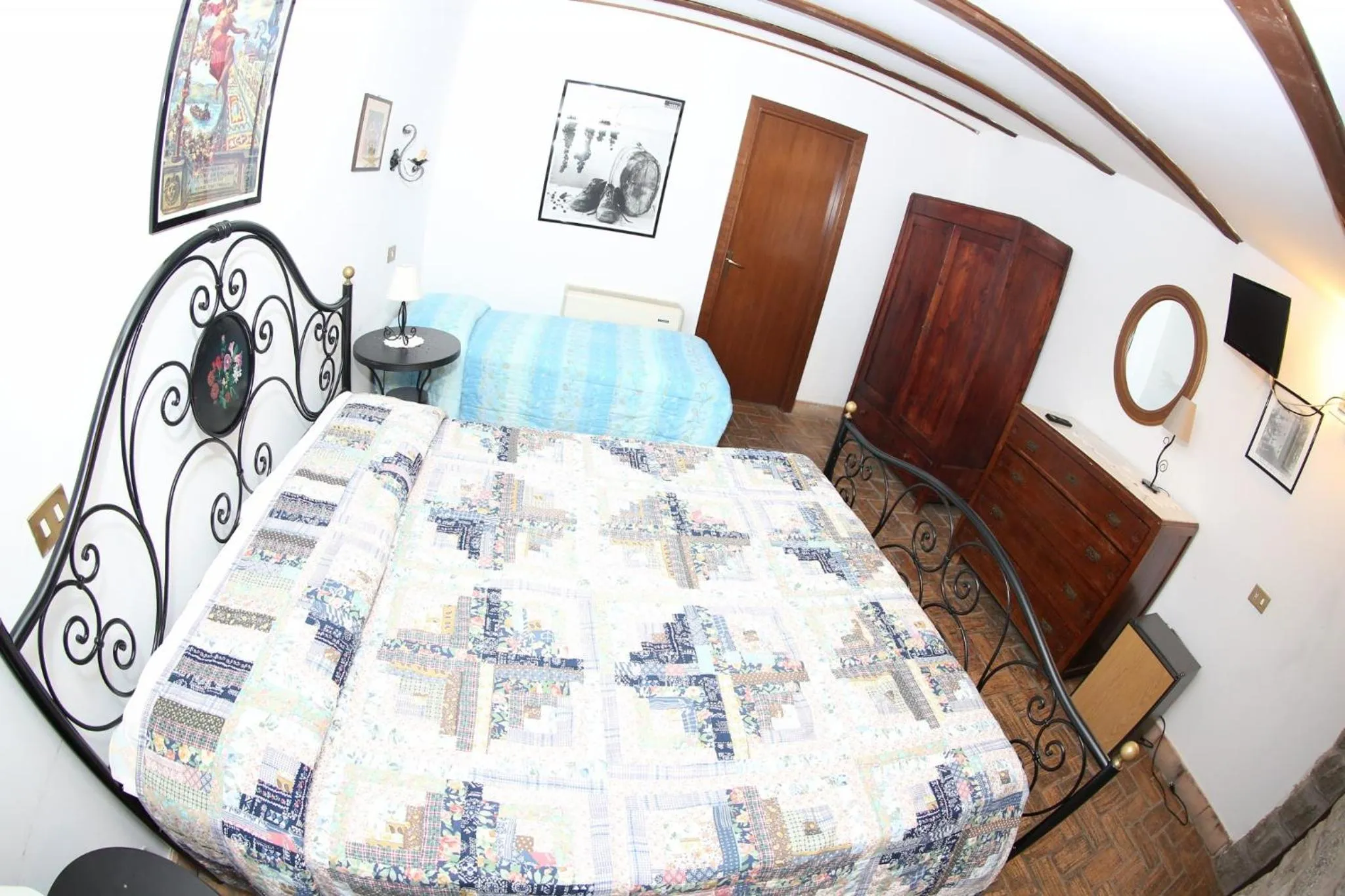 Property building, Bed in Agriturismo Monte Due Torri