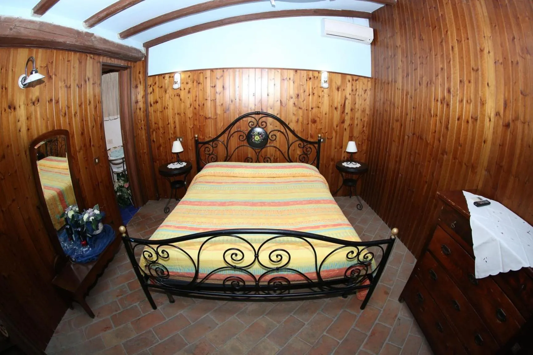 Property building, Bed in Agriturismo Monte Due Torri
