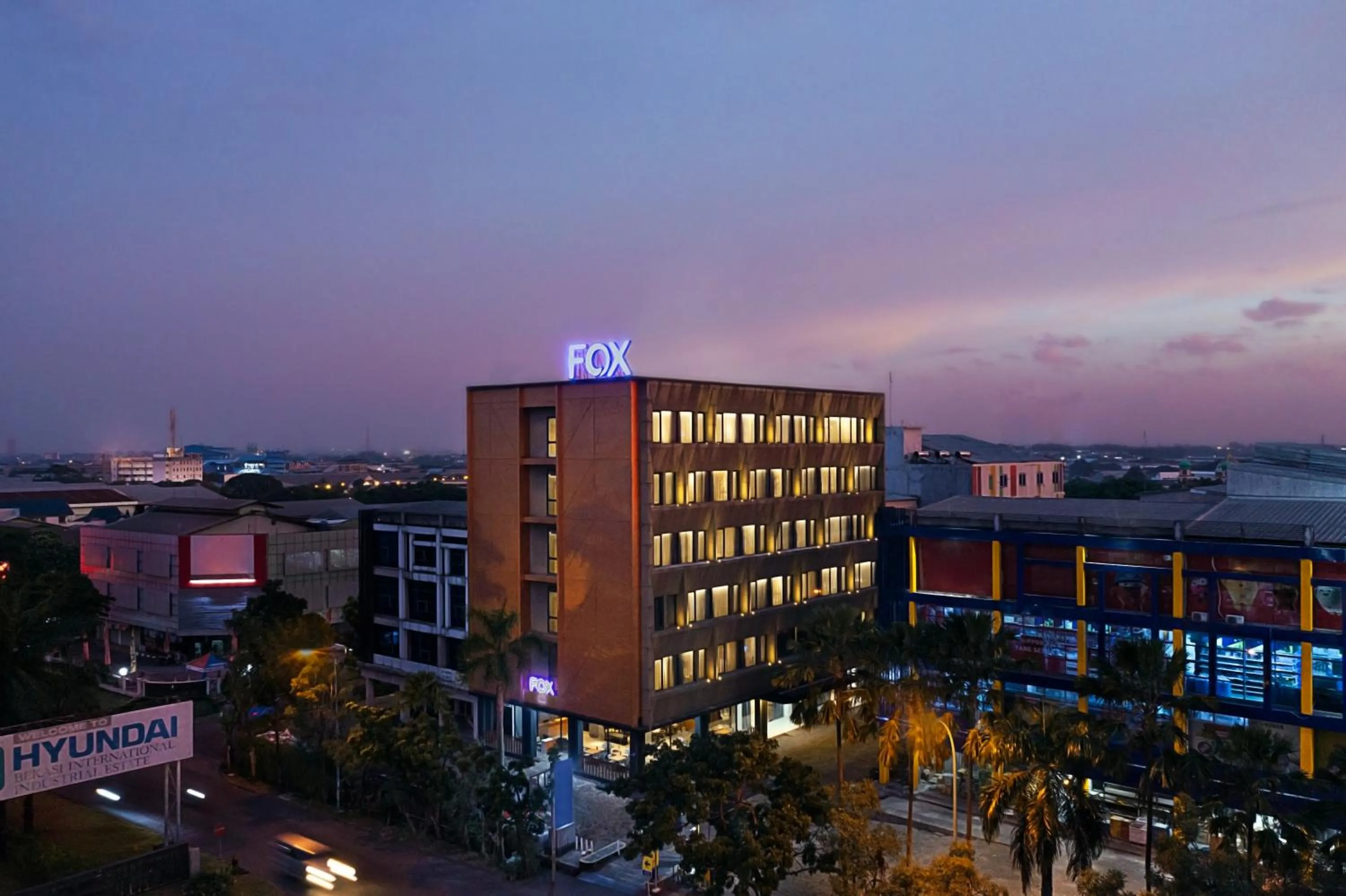 Property building in FOX Lite Hotel Cikarang