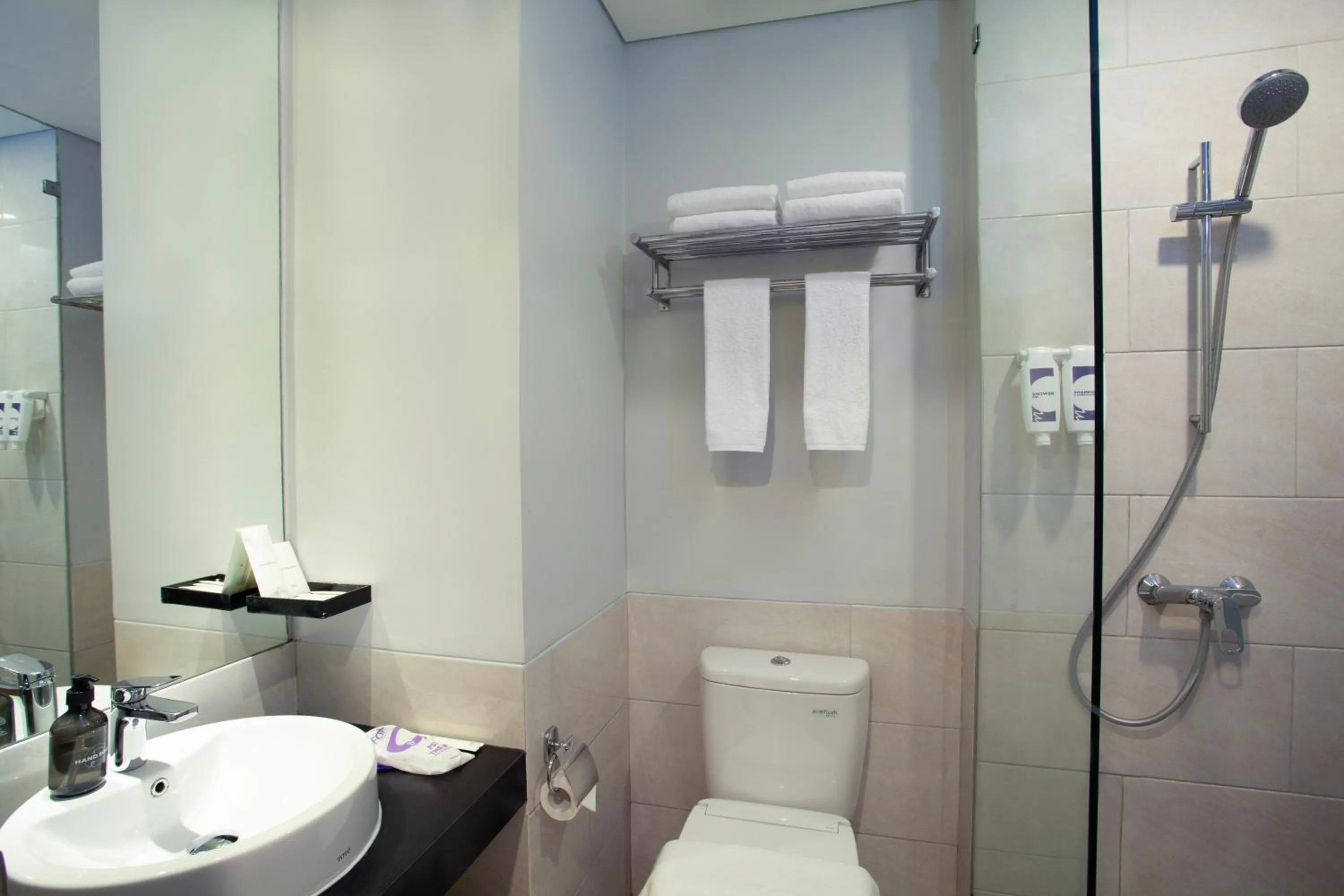 Bathroom in FOX Lite Hotel Cikarang