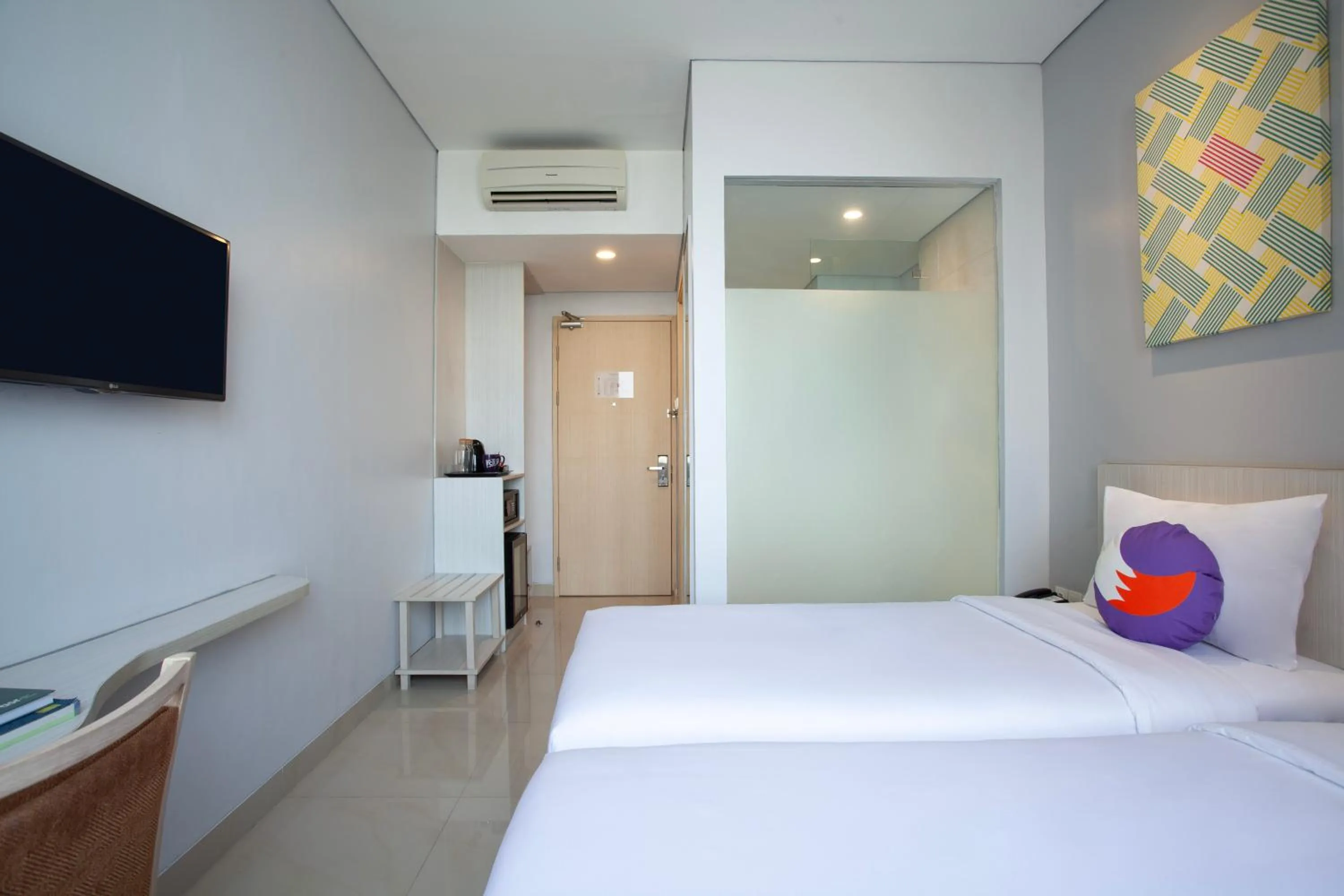 Bedroom, Bed in FOX Lite Hotel Cikarang