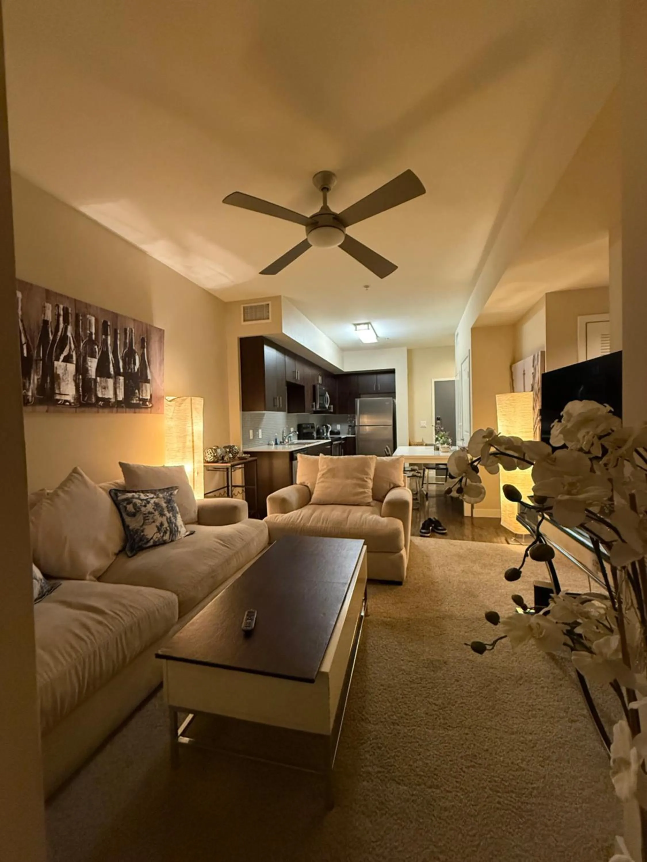 Wilshire La Brea Apartments