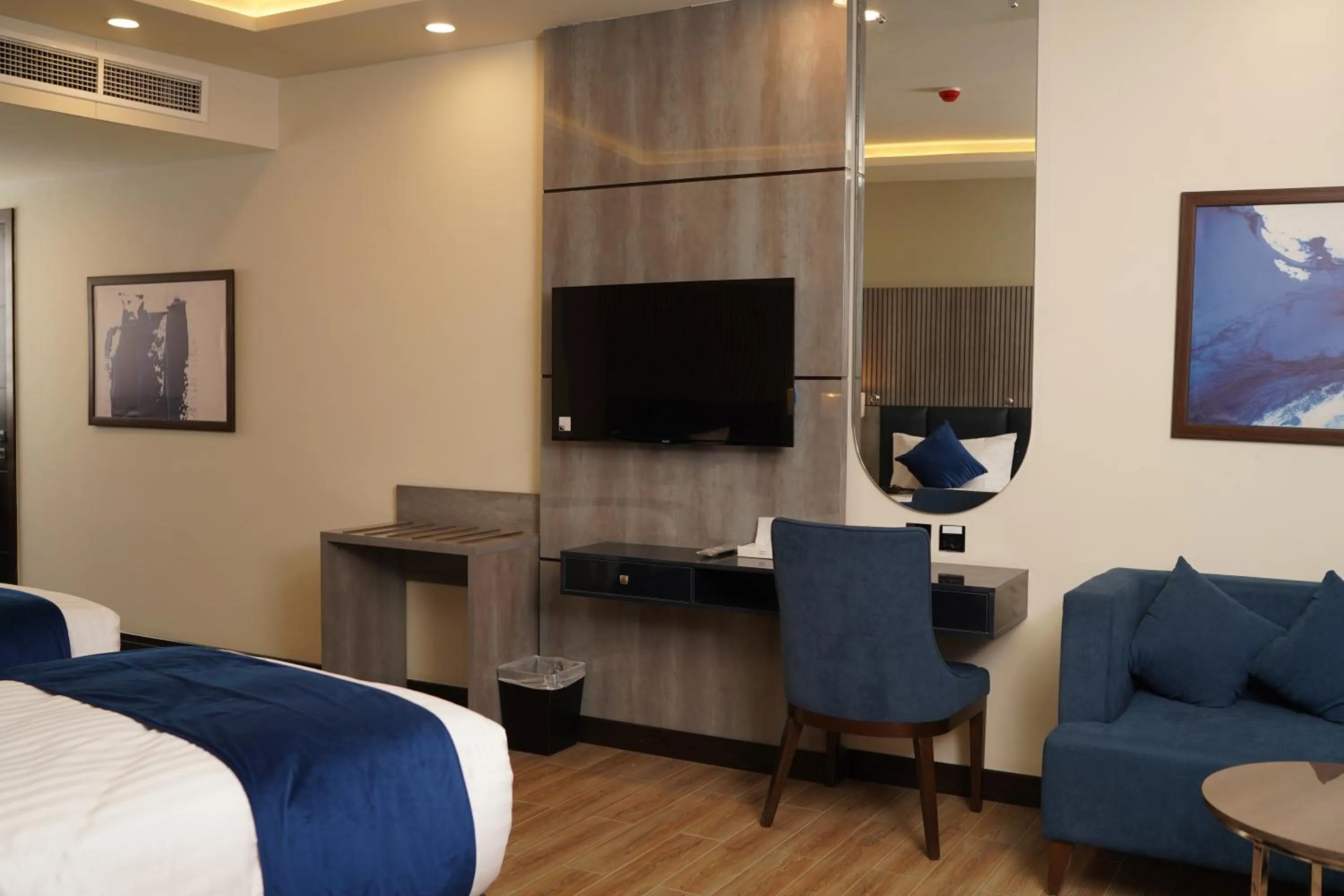 Seating area, Bed in Best Western Hotel Rawalpindi Central