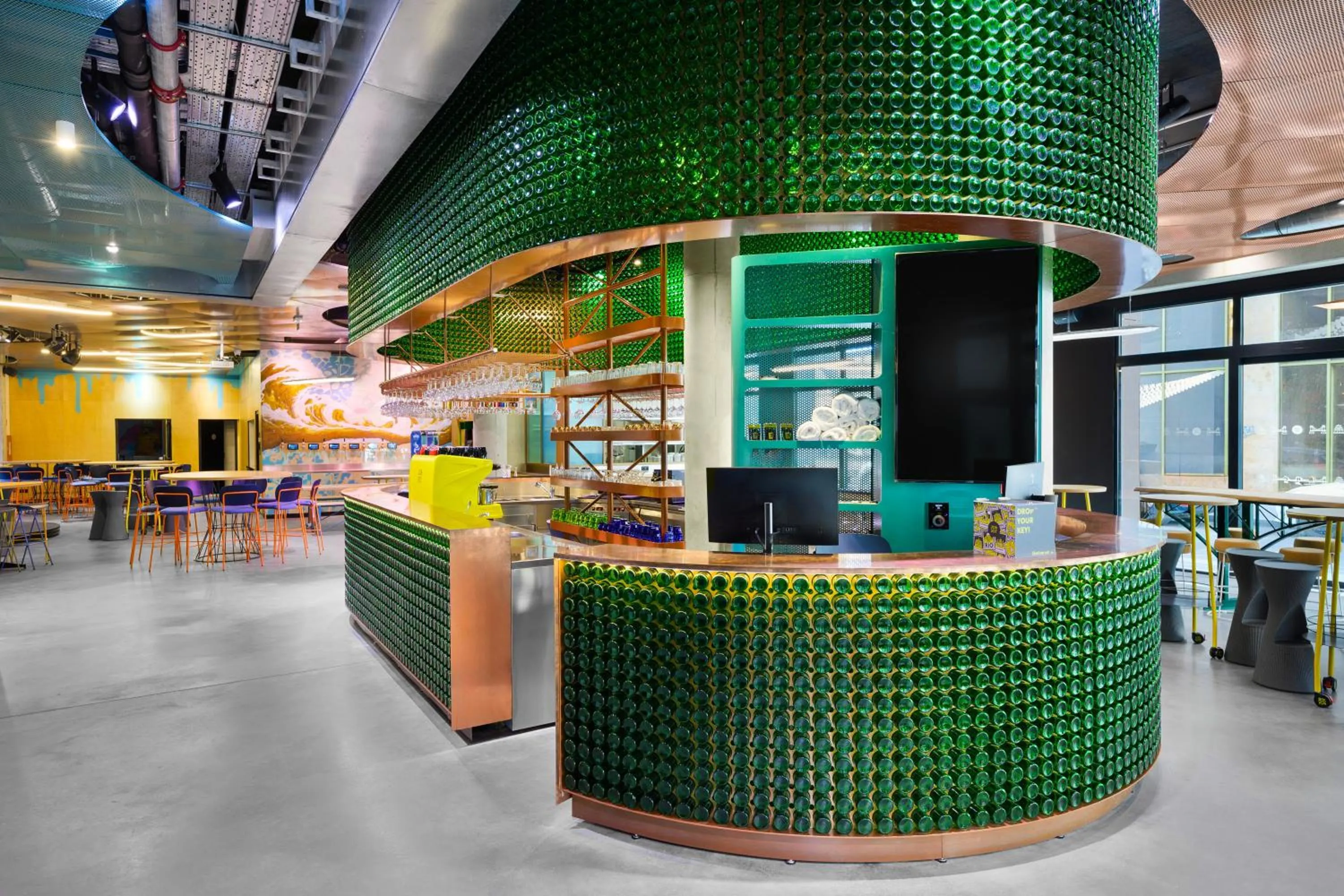 Facade/entrance in JO&JOE Budapest