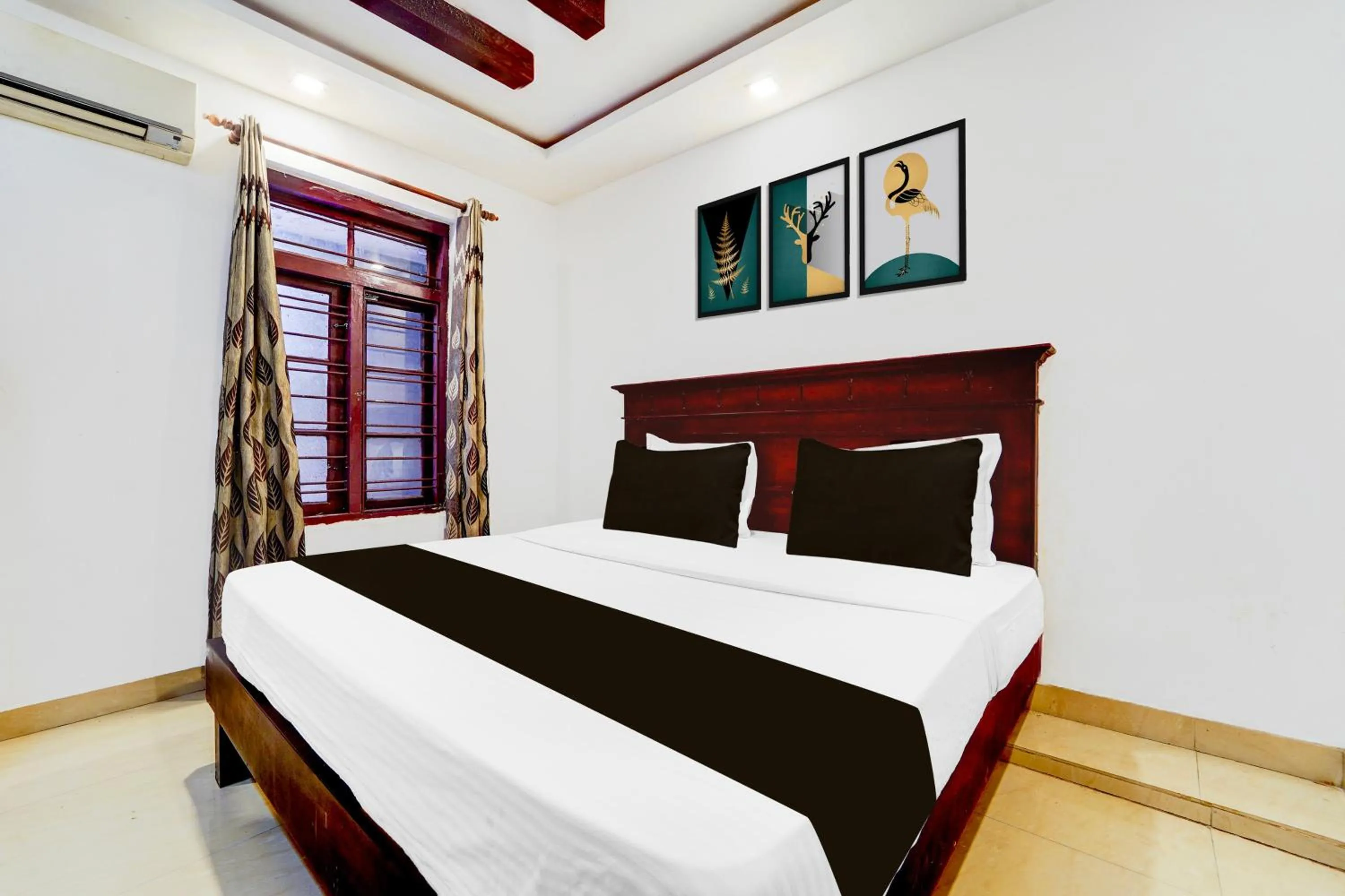 Bedroom, Bed in Hotel O DH Road Ernakulam