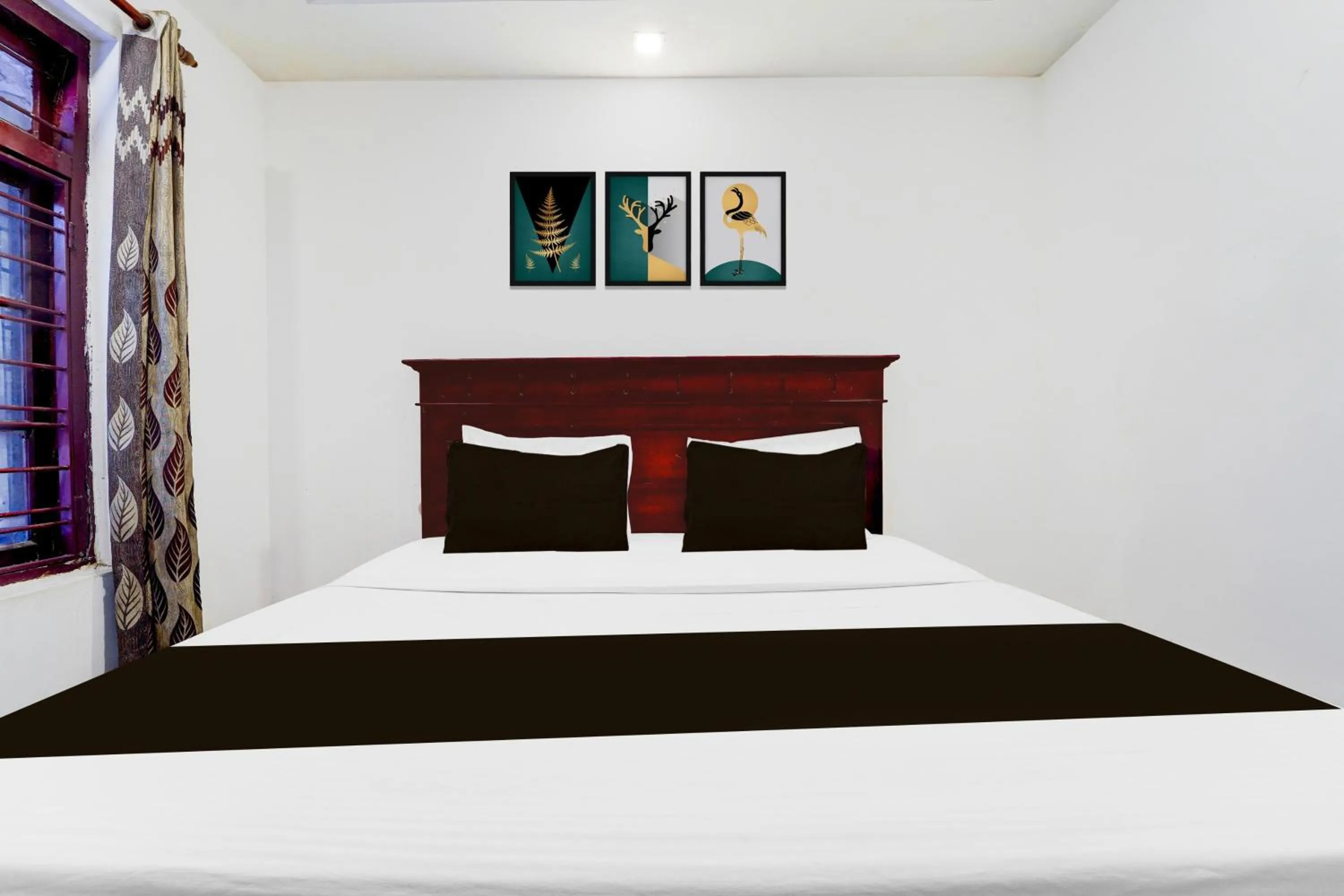 Bedroom, Bed in Hotel O DH Road Ernakulam