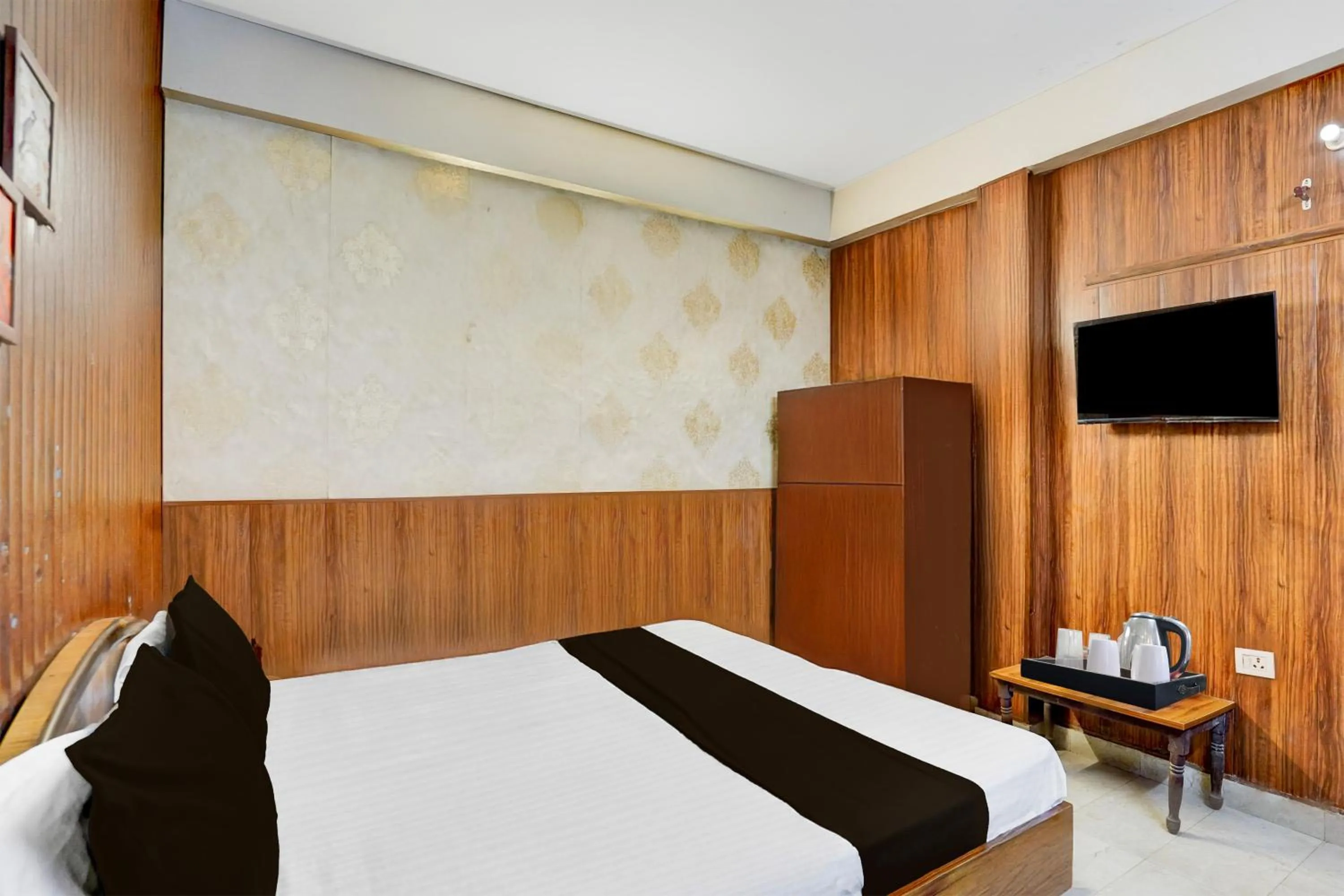 Super Hotel O Dehradun City Centre