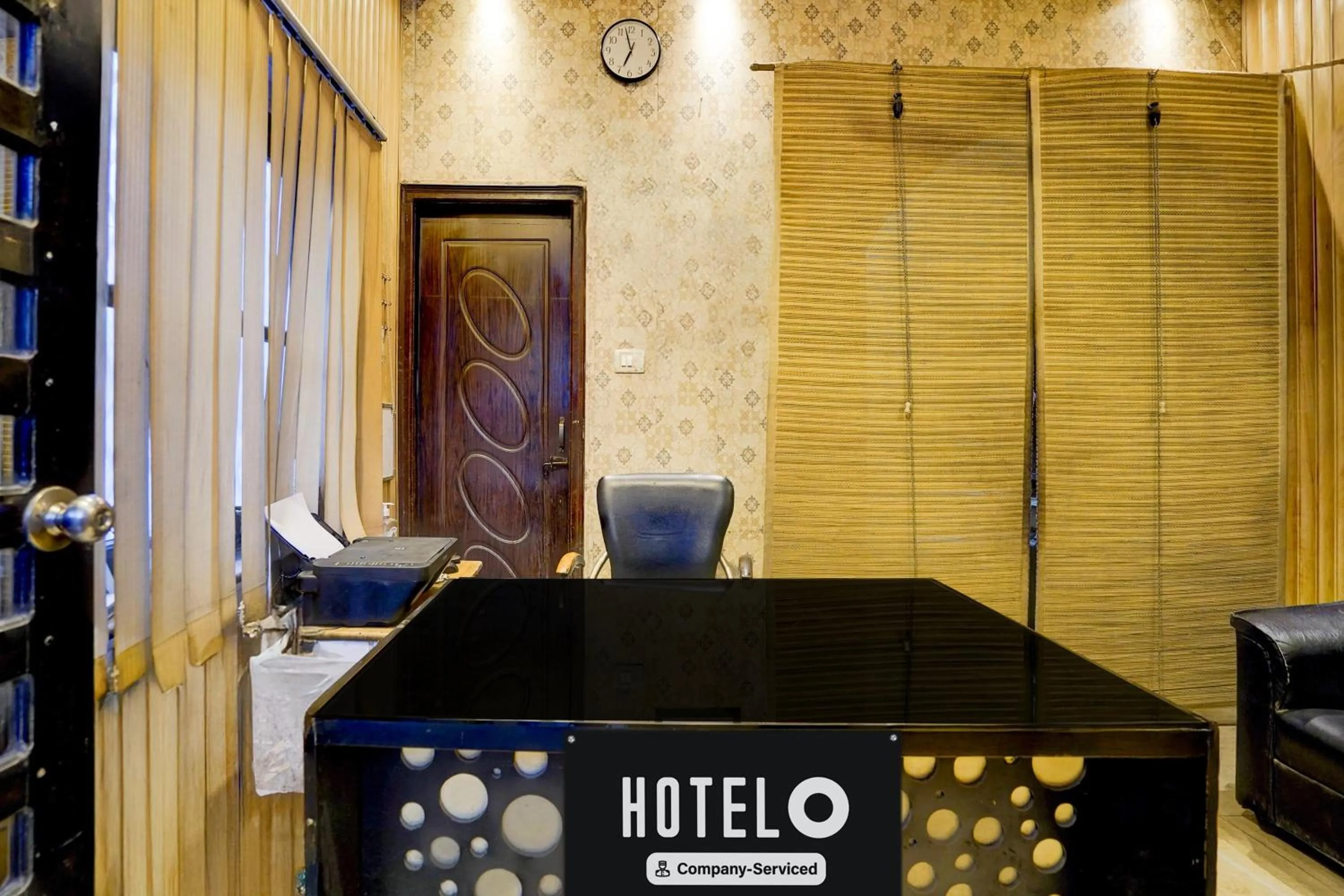 Lobby or reception in Super Hotel O Dehradun City Centre