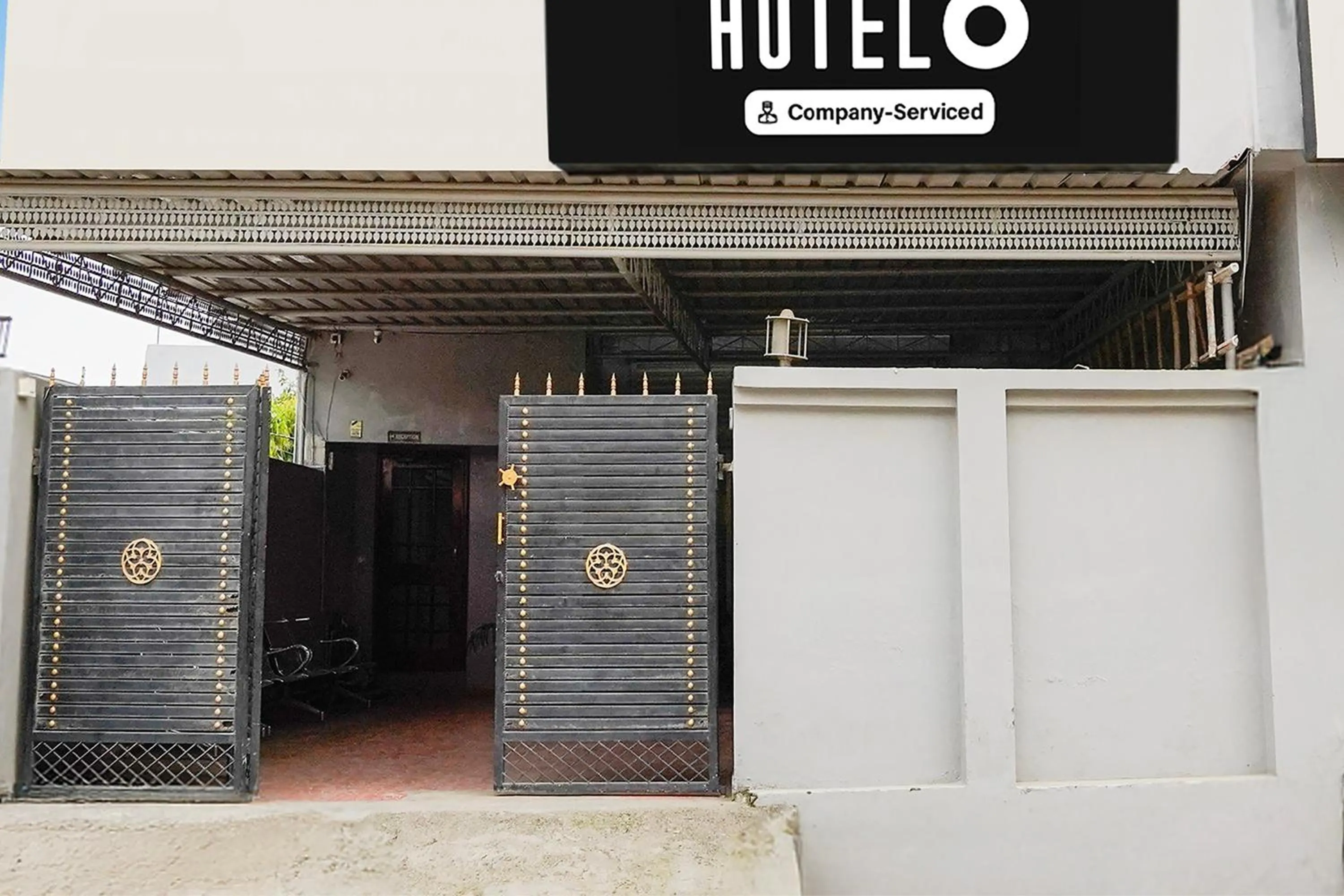 Facade/entrance in Super Hotel O Dehradun City Centre