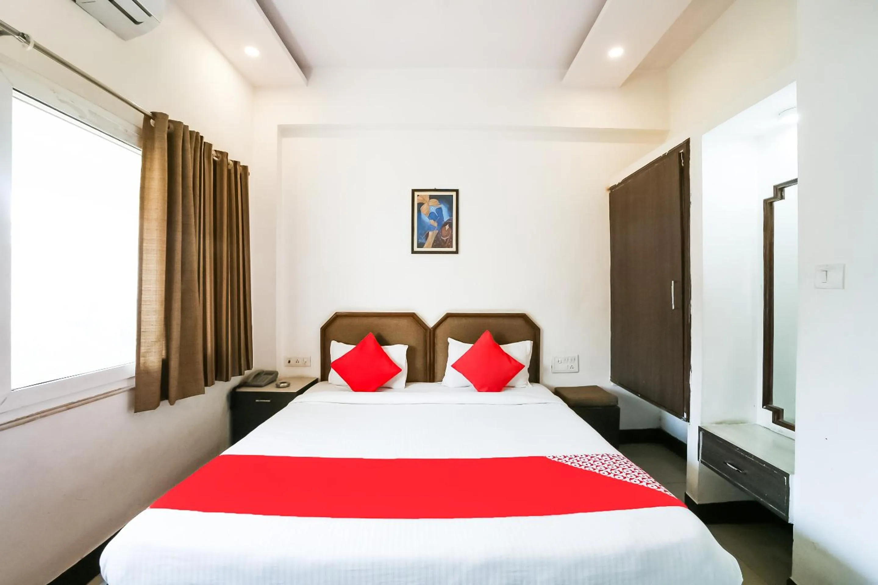 Bedroom, Bed in Hotel Utsav