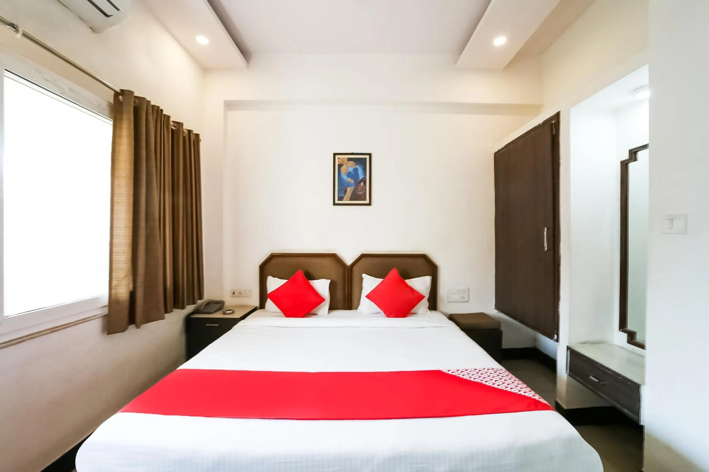 Bedroom, Bed in Hotel Utsav