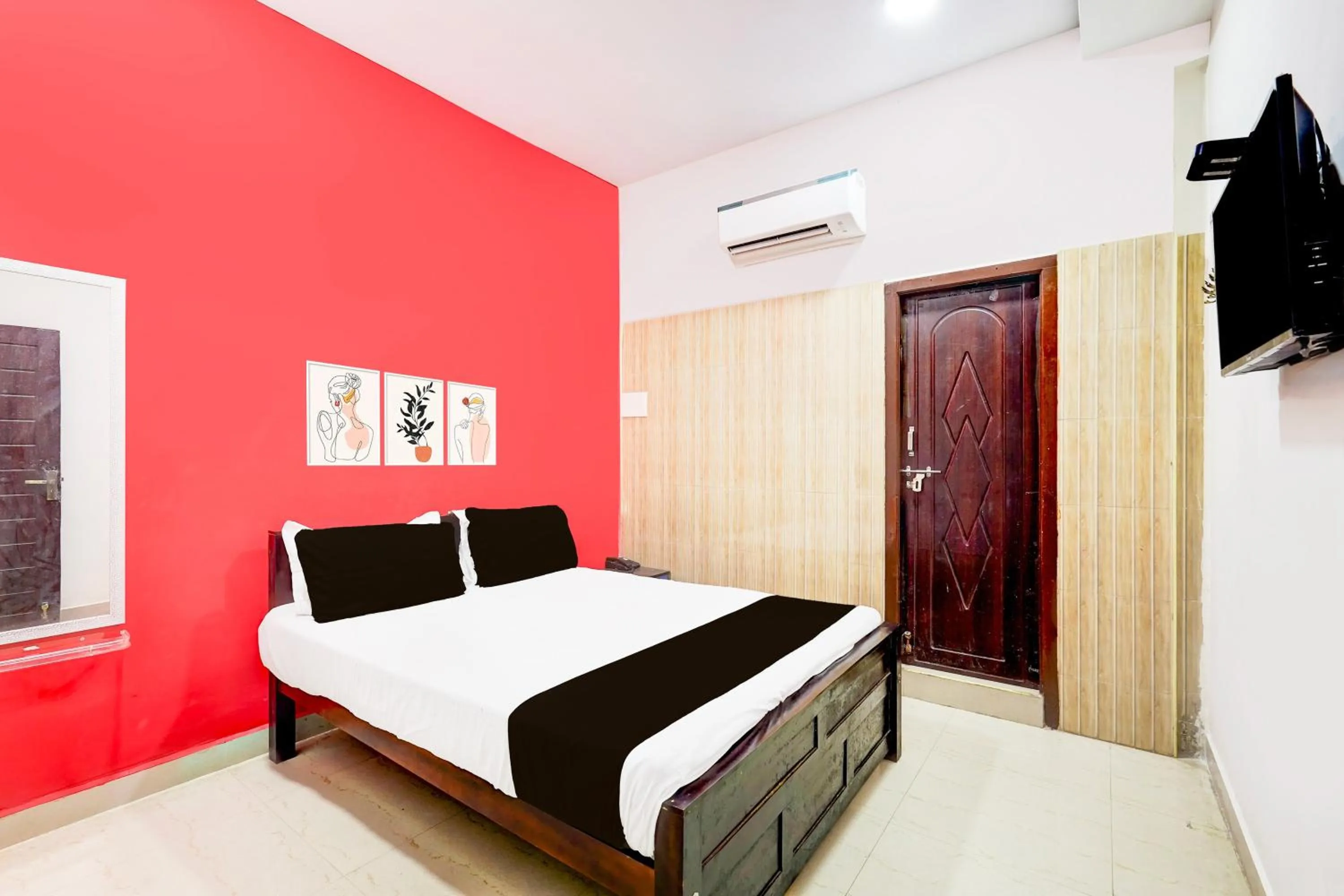 Bedroom, Bed in Super Collection O Kelambakkam Near Chettinad Hospital