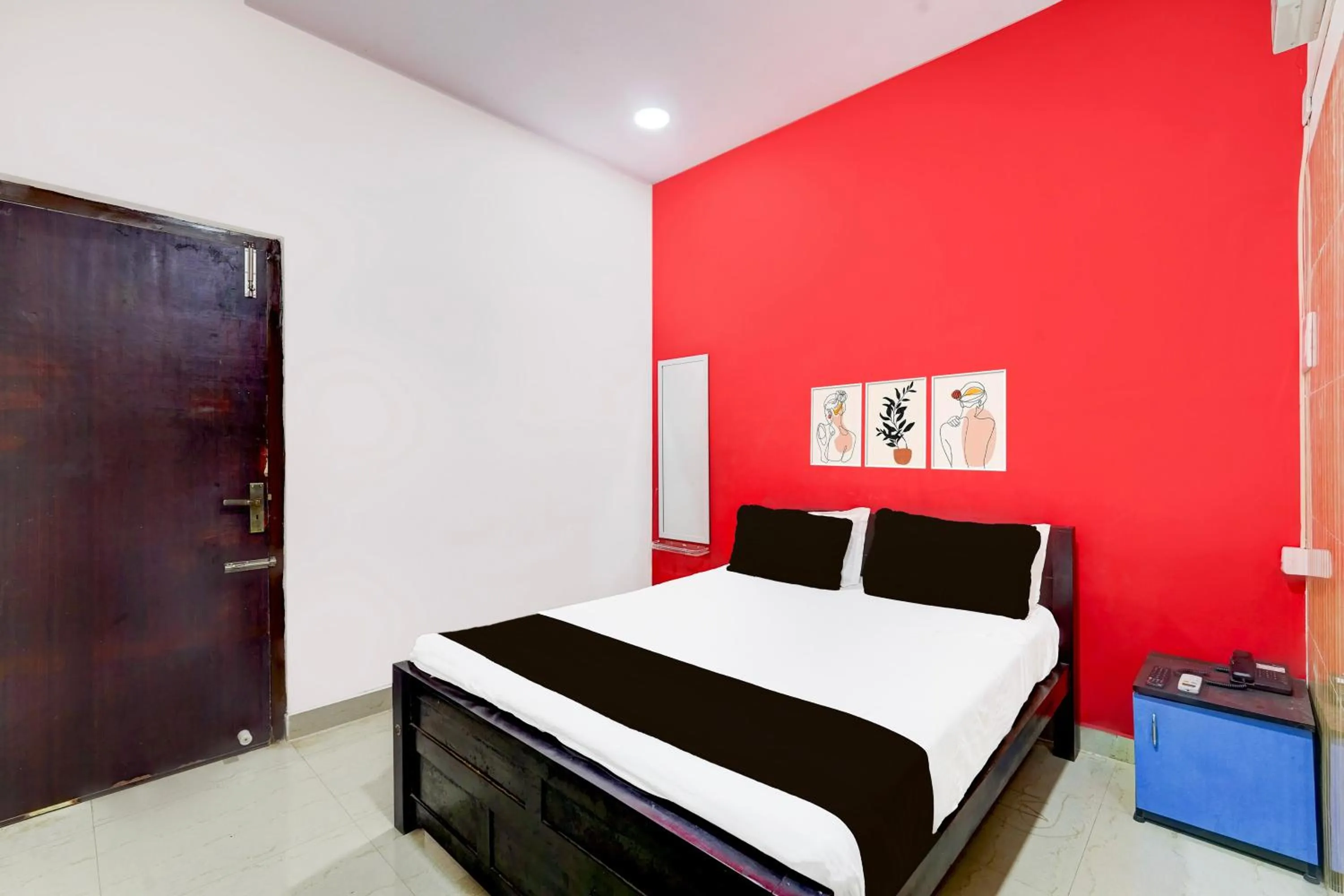 Bedroom, Bed in Super Collection O Kelambakkam Near Chettinad Hospital