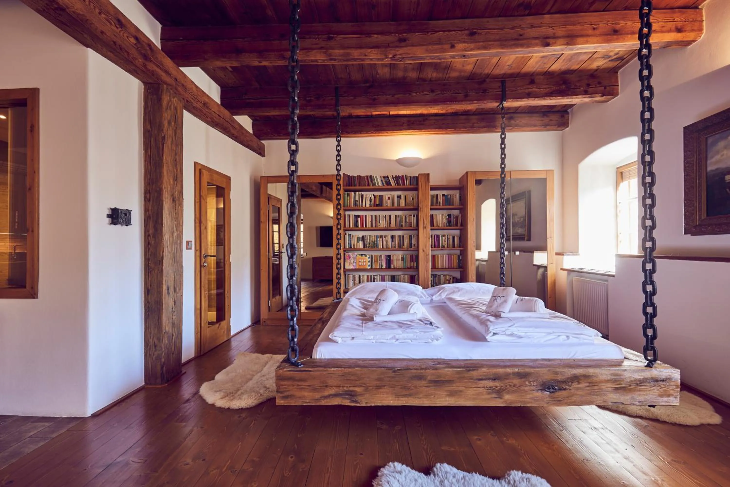 Library, Bed in Mill Apartments