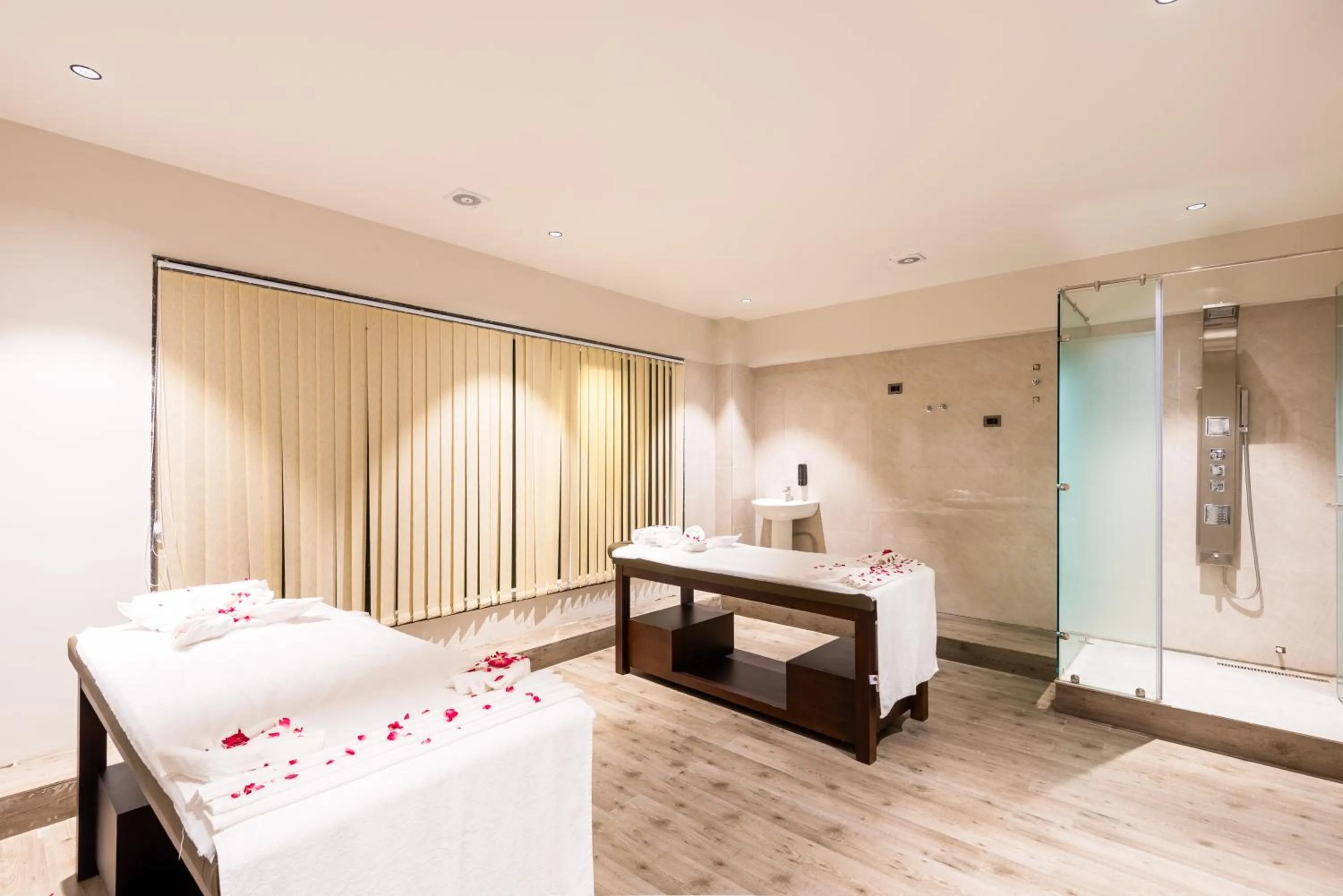 Spa and wellness centre/facilities, Bed in DLS Divine River Resort and Spa, Rishikesh